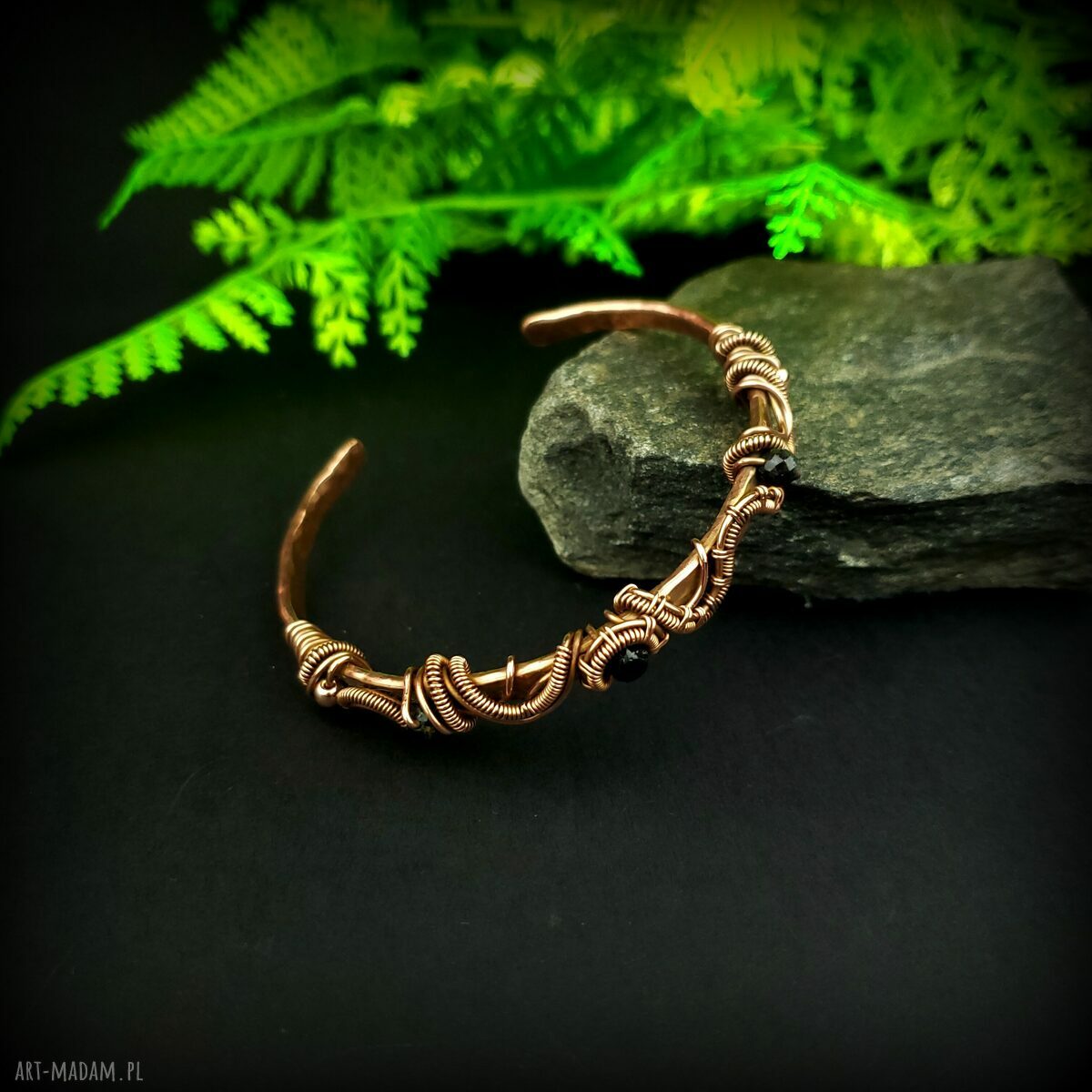 Bransoleta mankietowa z turmalinem i hematytem - miedziany cuff