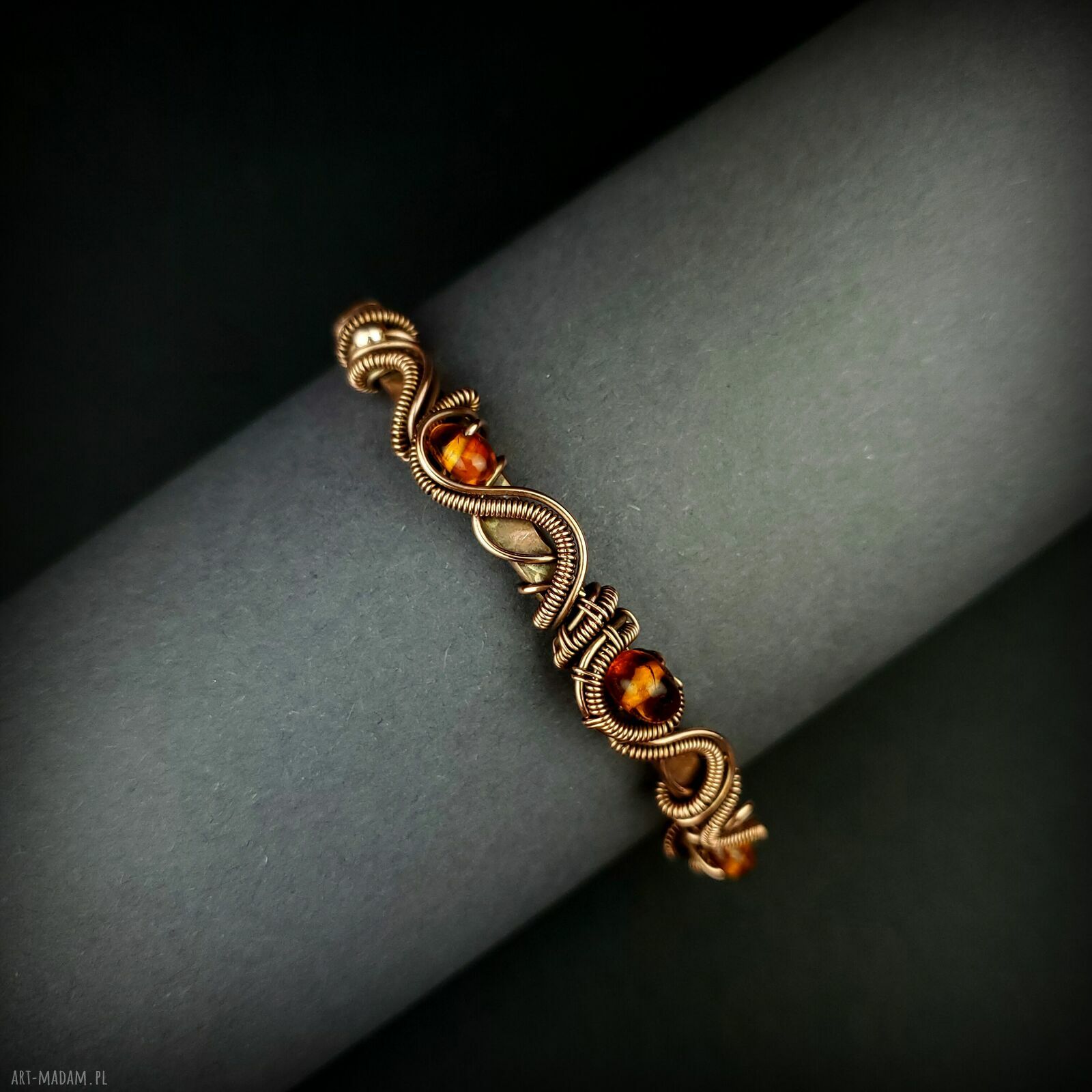 Bransoleta mankietowa z bursztynem i hematytem - miedziany cuff