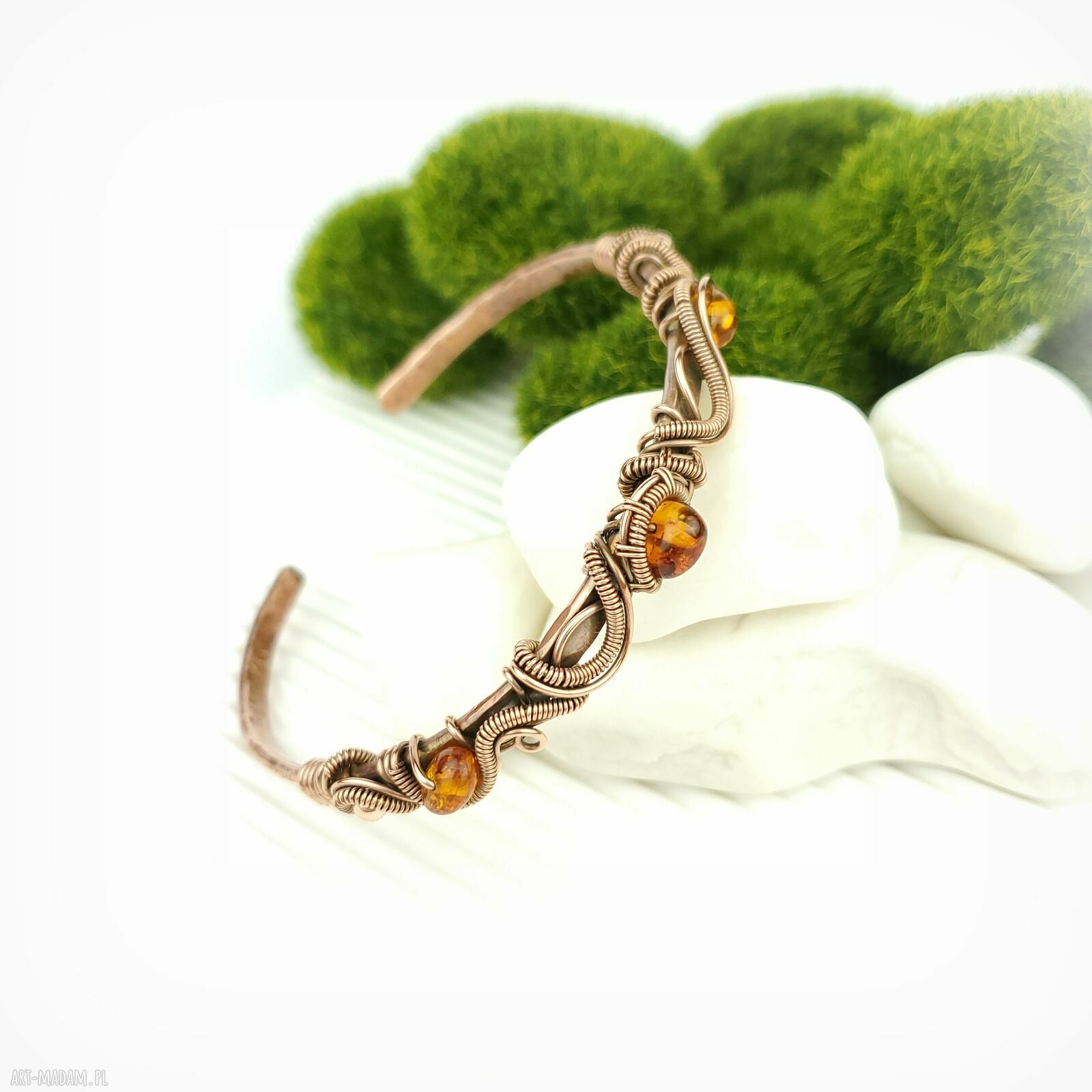 Bransoleta mankietowa z bursztynem i hematytem - miedziany cuff