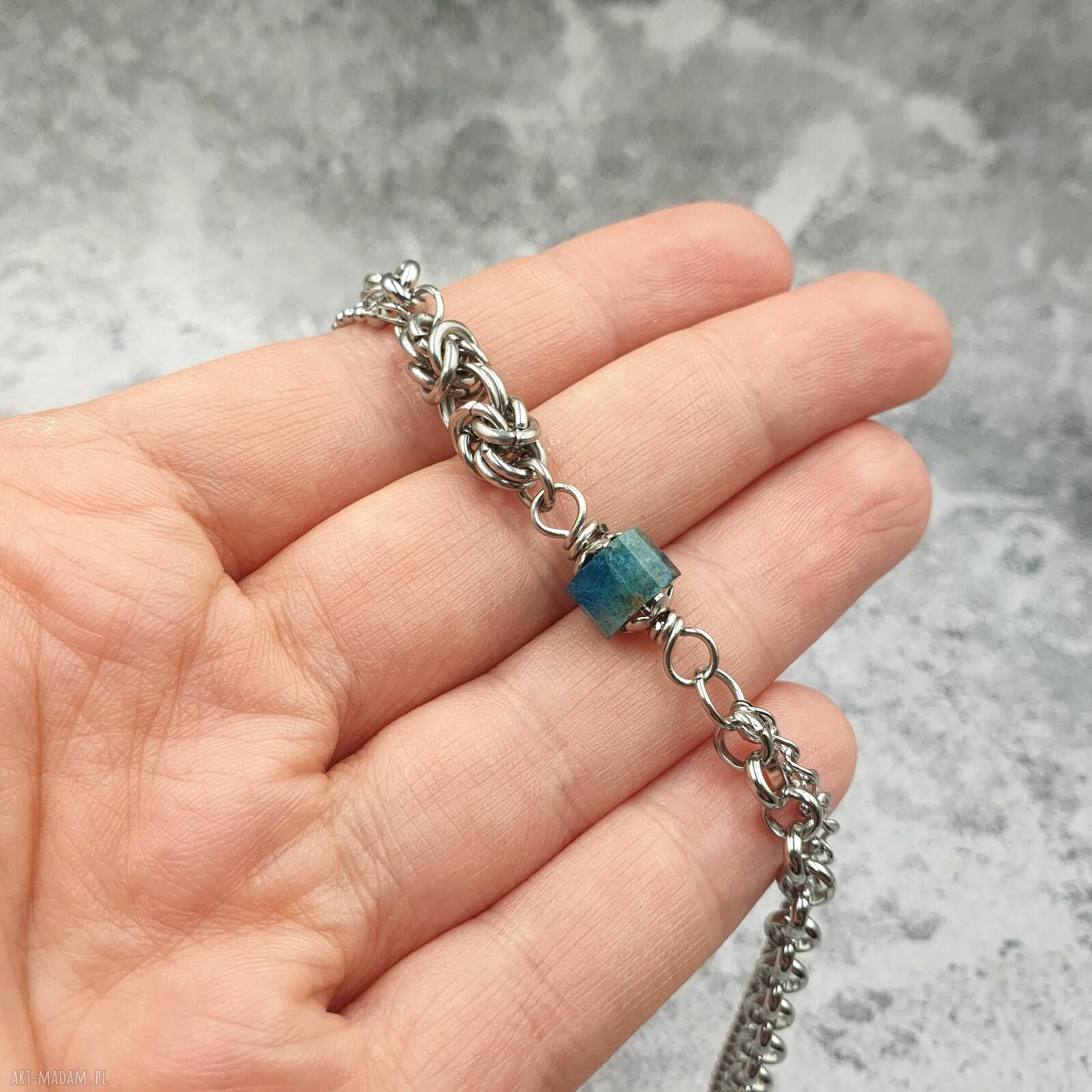 Omnis Lapis - bransoletka chainmaille z apatytem