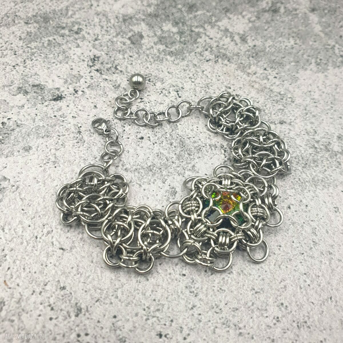 Bransoletka chainmaille z kryształem Swarovski - mistyczny błysk