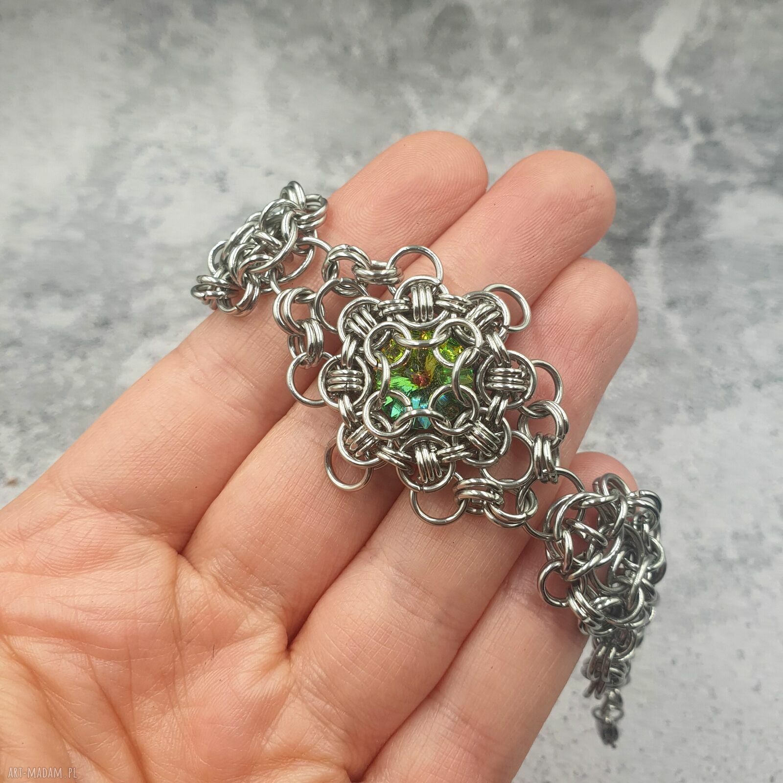 Bransoletka chainmaille z kryształem Swarovski - mistyczny błysk