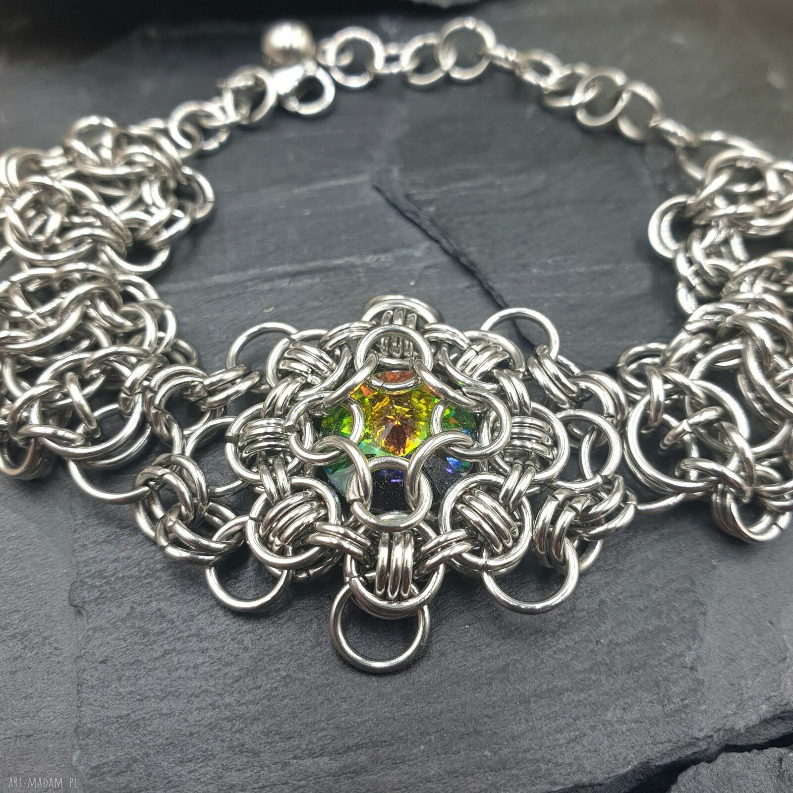 Bransoletka chainmaille z kryształem Swarovski - mistyczny błysk