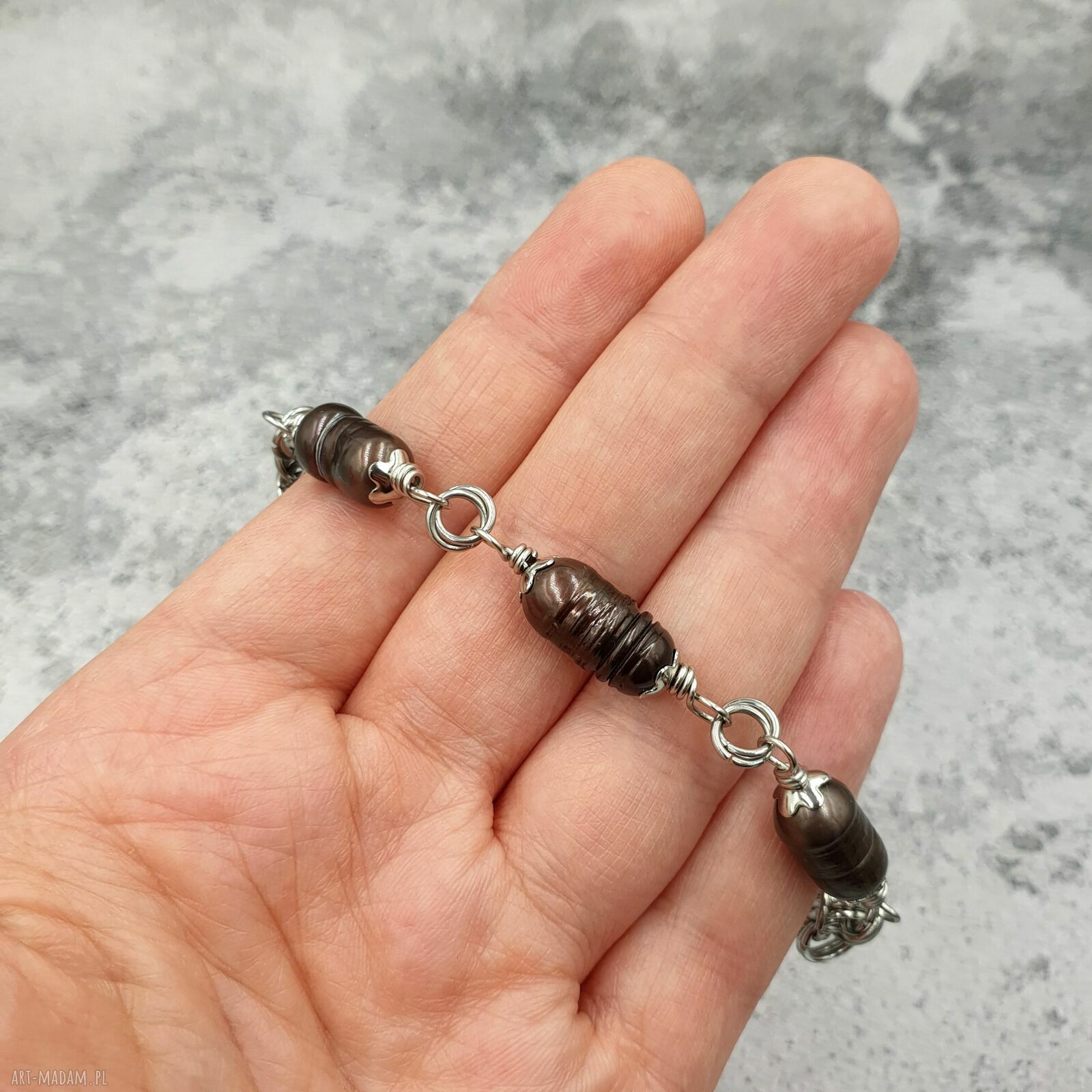 Bransoletka chainmaille z perłą rzeczną - ręcznie robiona stal szlachetna