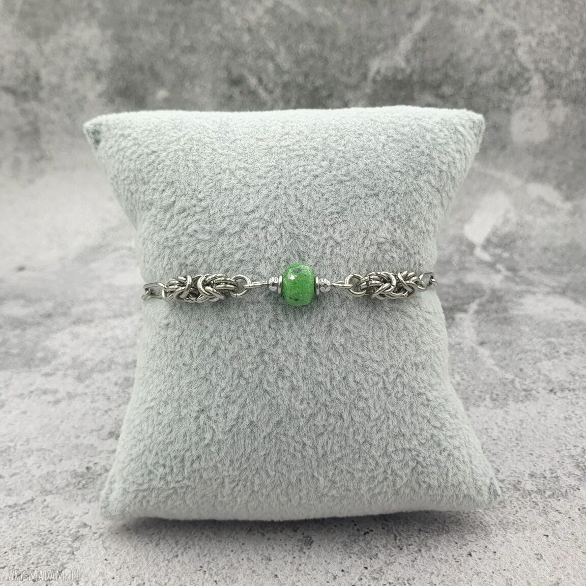 Bransoletka chainmaille Zoisit z rubinem - ręcznie robiona