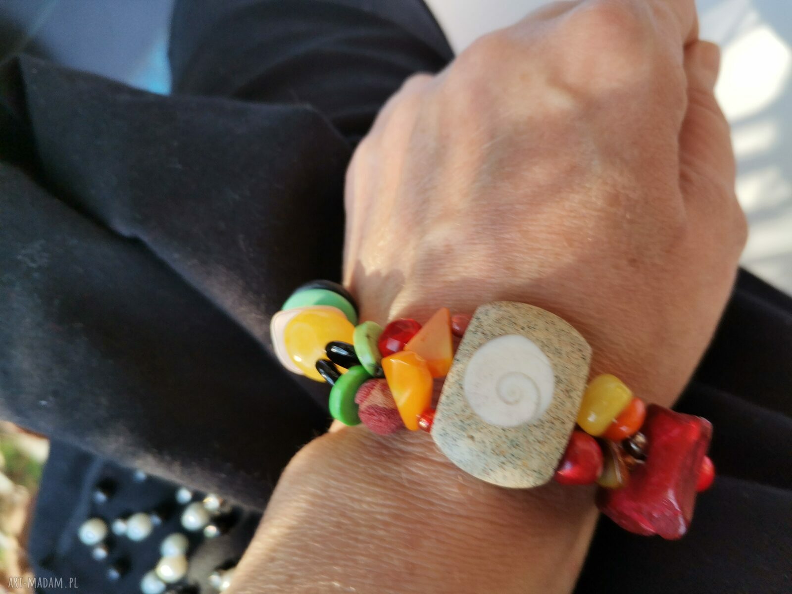 Duża uniwersalna bransoletka boho folk w kolorowym stylu etno