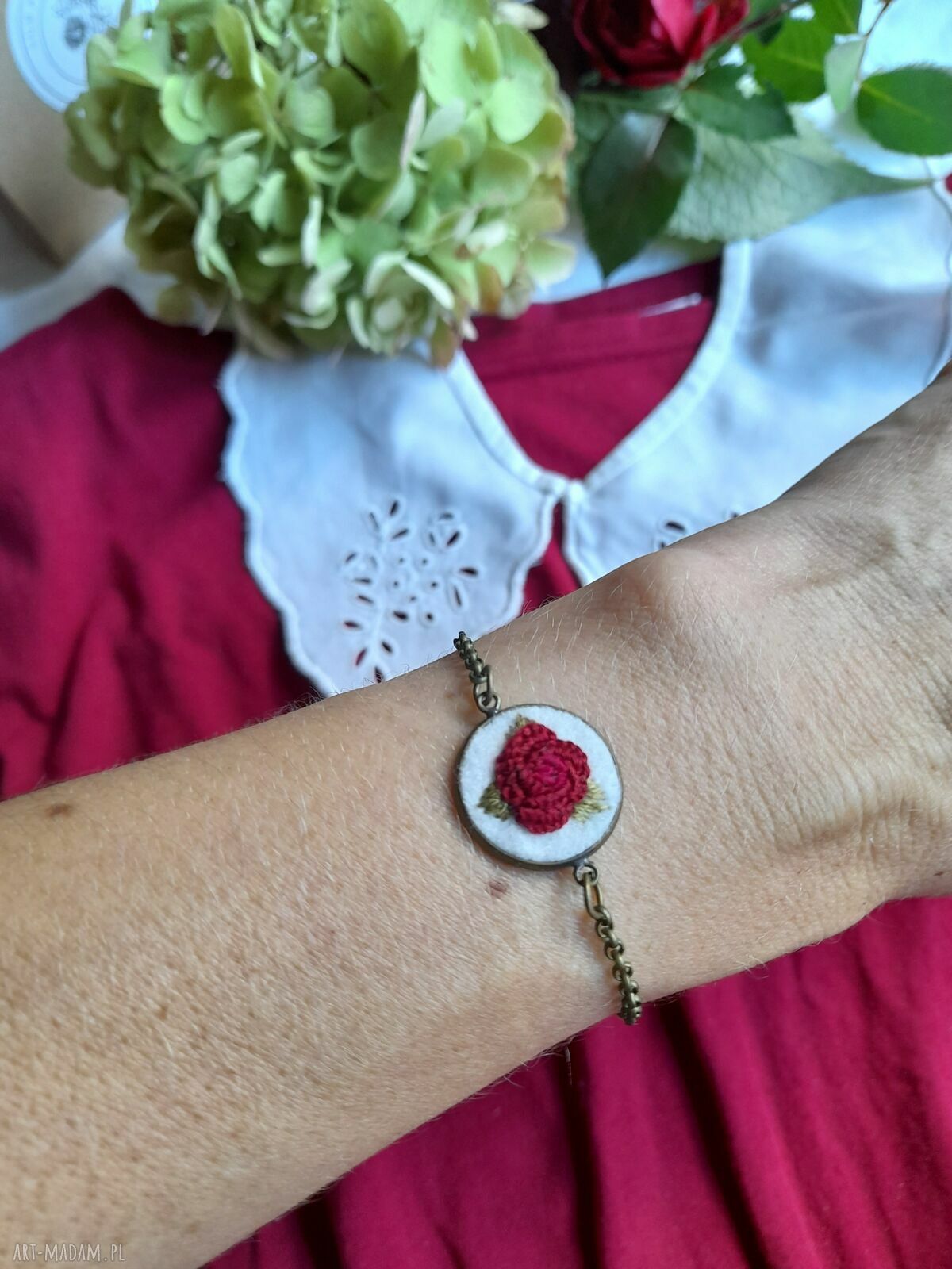Bransoletka haftowana Róża przestrzenna bordo w stylu retro - ręcznie robiona