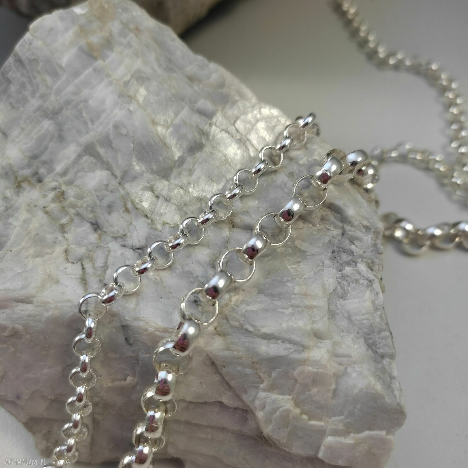 Srebrna bransoletka z kołami - wyjątkowa biżuteria handmade