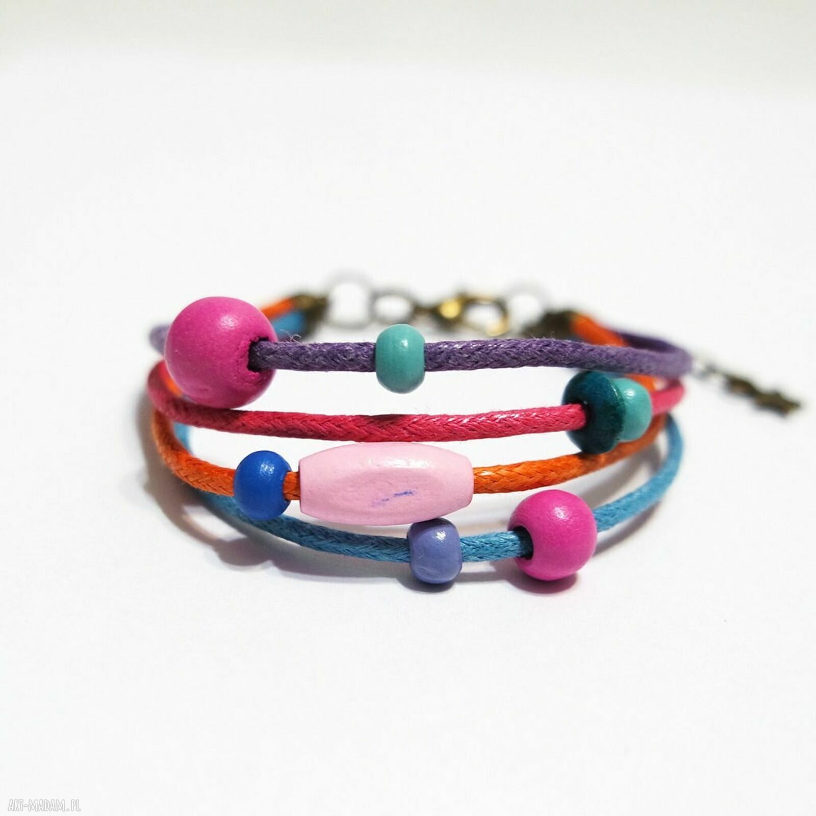 Kolorowa bransoletka handmade ze sznurków i drewnianych koralików