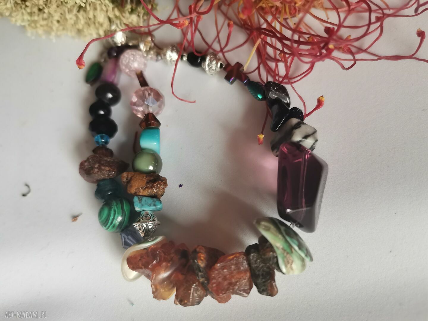Bransoletka koralikowa z bursztynem - boho folk, rozmiar uniwersalny