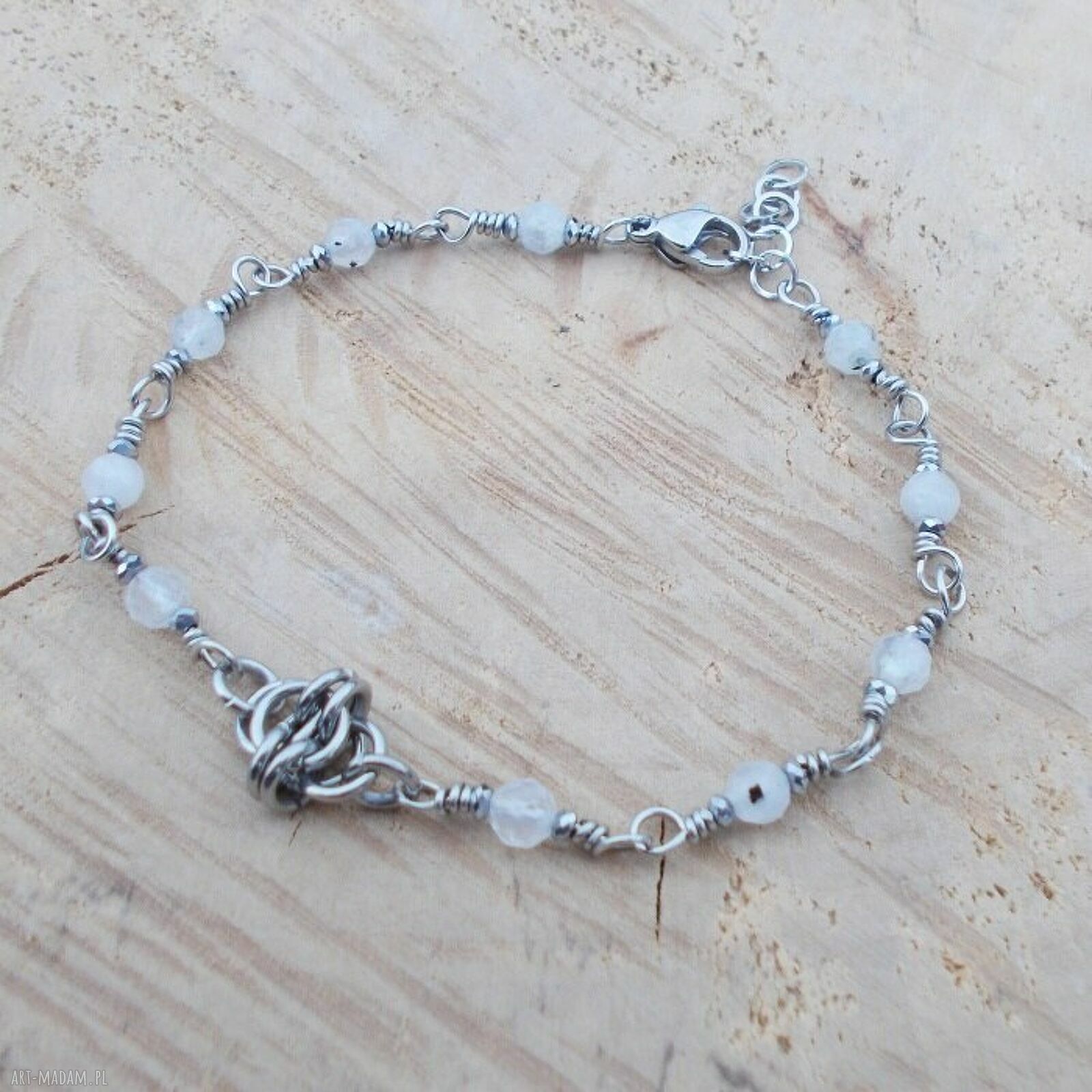 Bransoletka księżycowa - chainmaille z kamieniem księżycowym