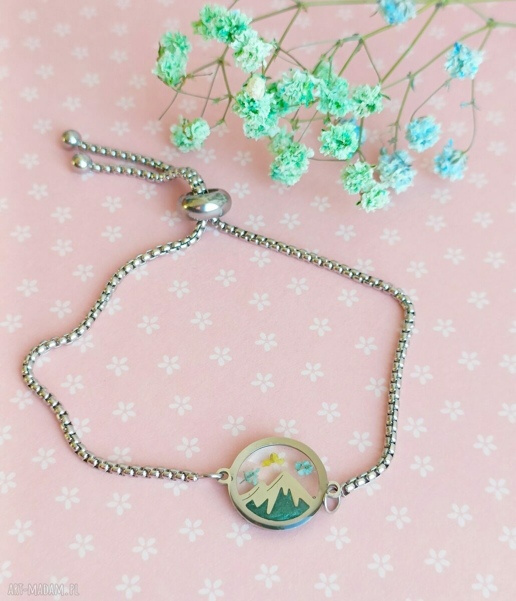 Bransoletka „Kwieciste Góry” z żywicy - kwiaty i góry w stylu handmade