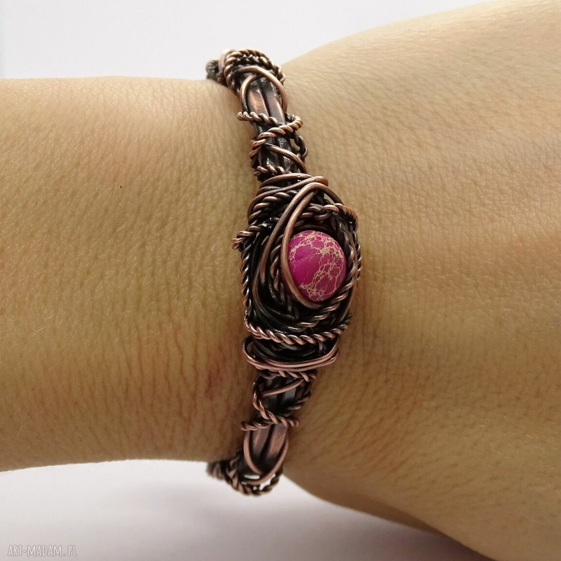 Miedziana bransoletka typu cuff z różowym jaspisem boho