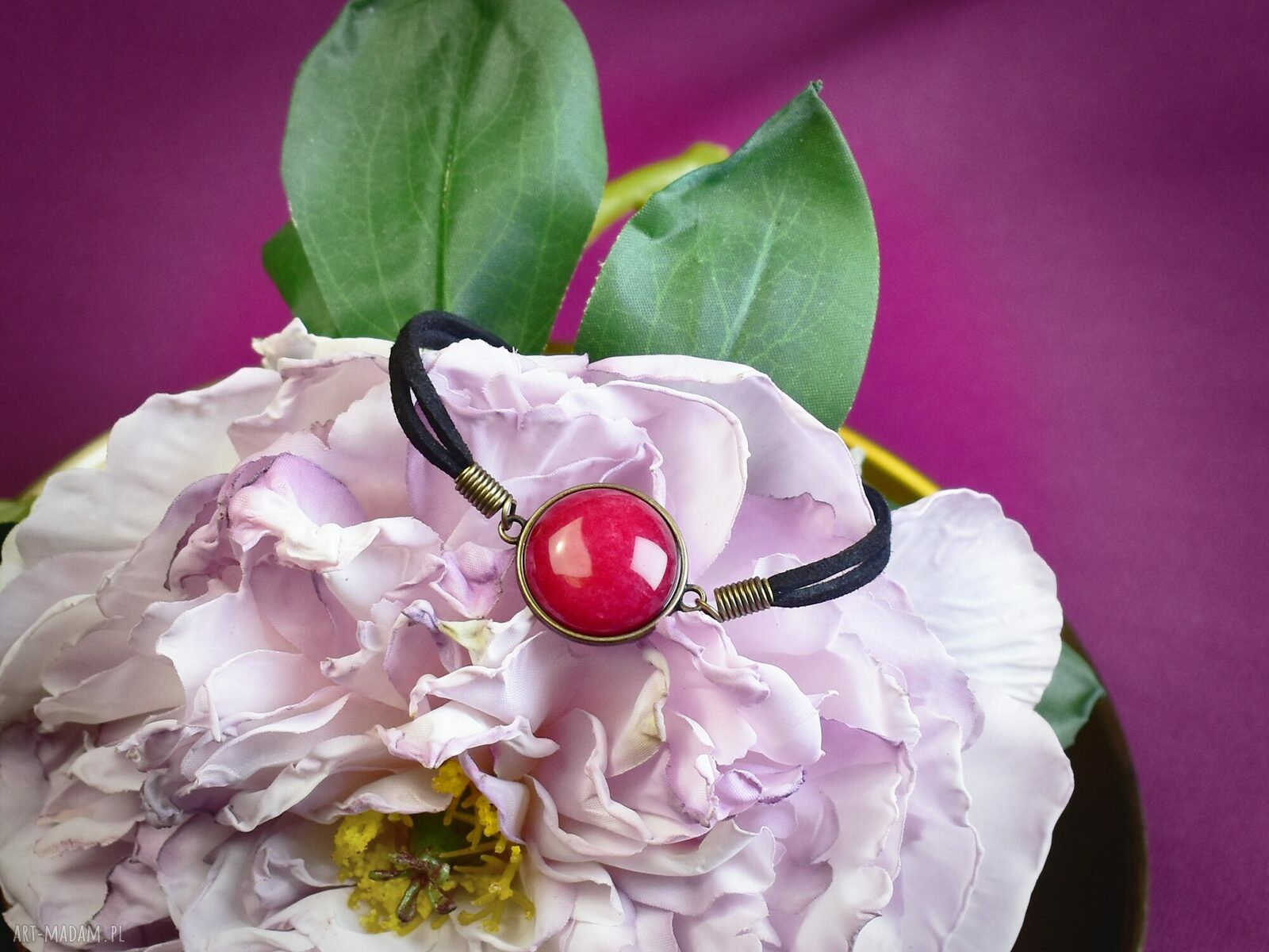 bransoletki: Bransoletka na rzemyku kamień czerwony jadeit antyczny brąz #100