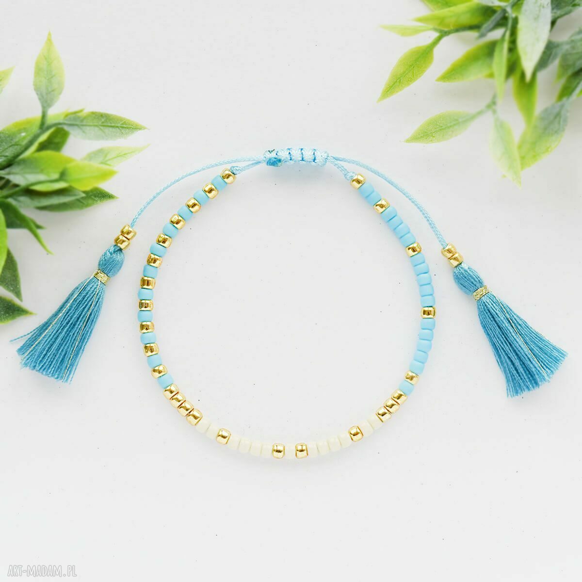 Błękitno-kremowa bransoletka boho Minimal z chwostami - regulowana na sznurku