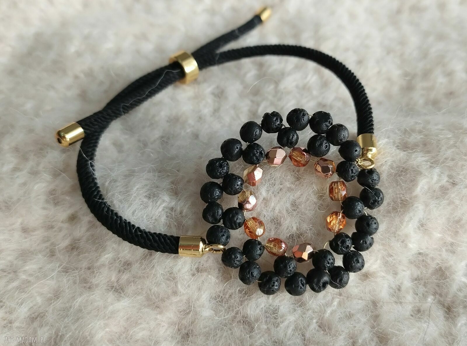 Bransoletka na sznurku błyszcząca i elegancka - handmade
