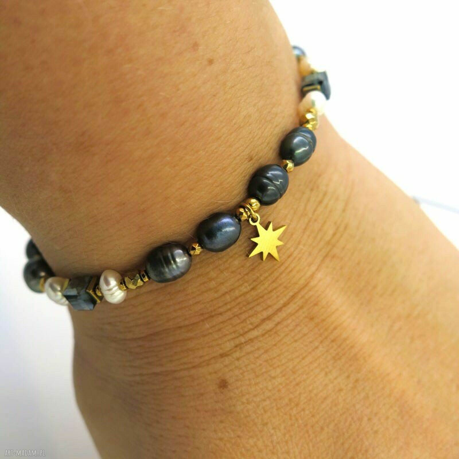 Bransoletka z naturalnych pereł Midnight Charm z zawieszką Iskierka