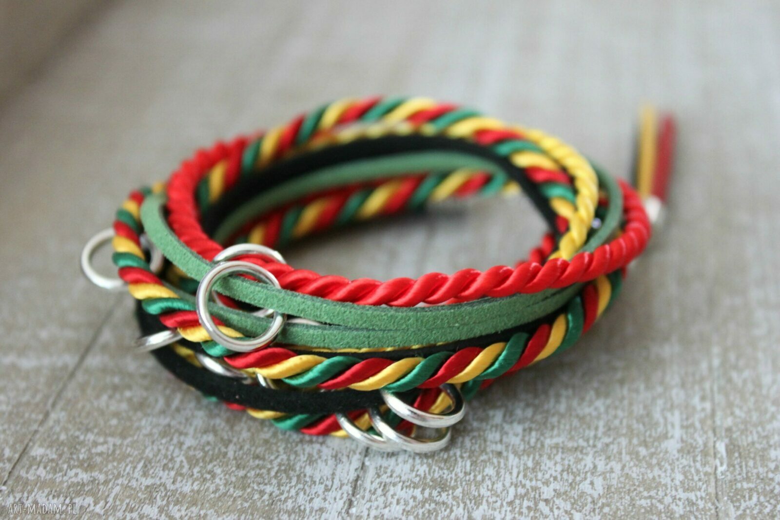 Bransoletka rasta z chwostem - owijana podwójnie na nadgarstek