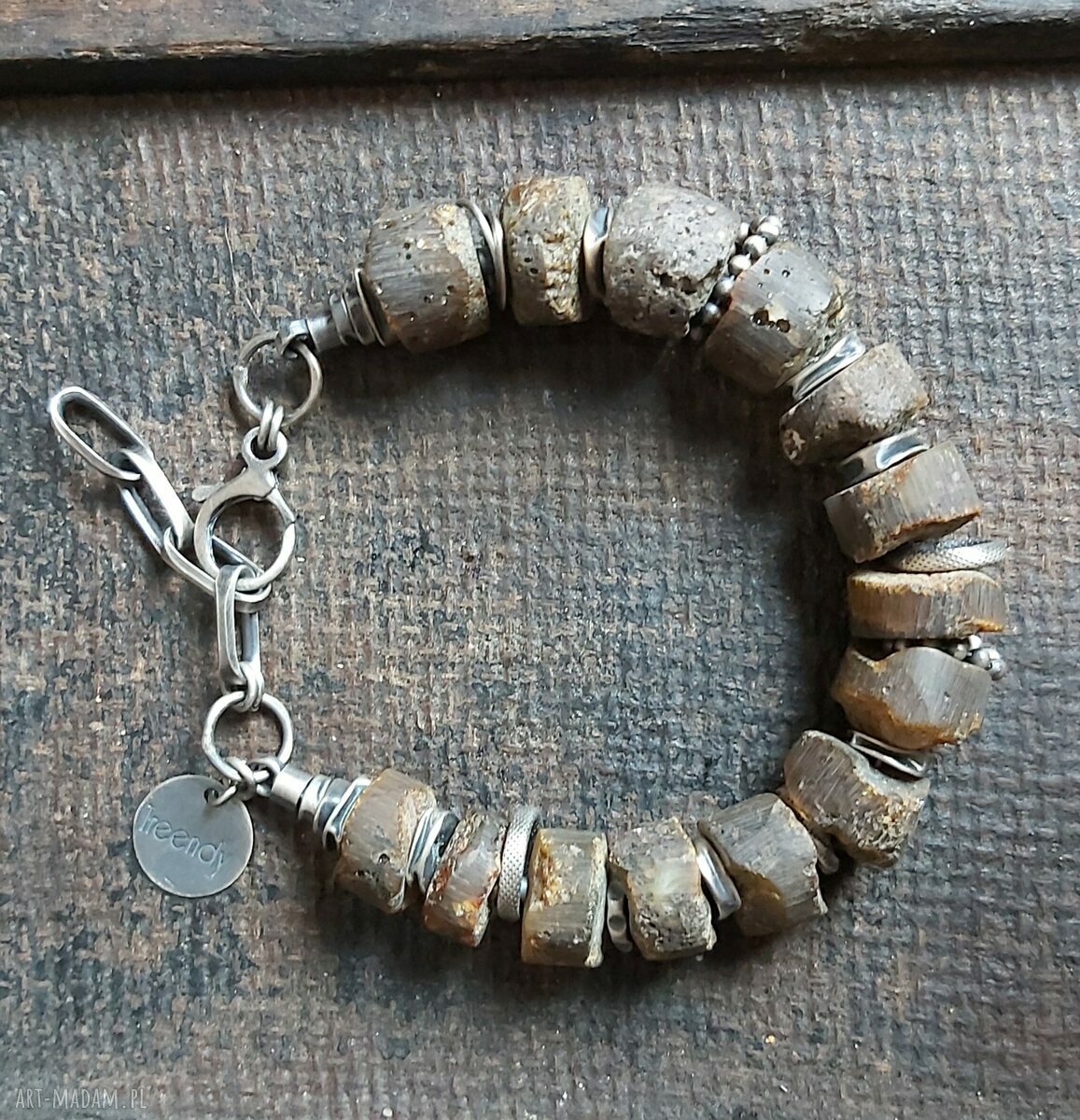 Bransoletka srebrna z ciemnym, surowym bursztynem Hand Made