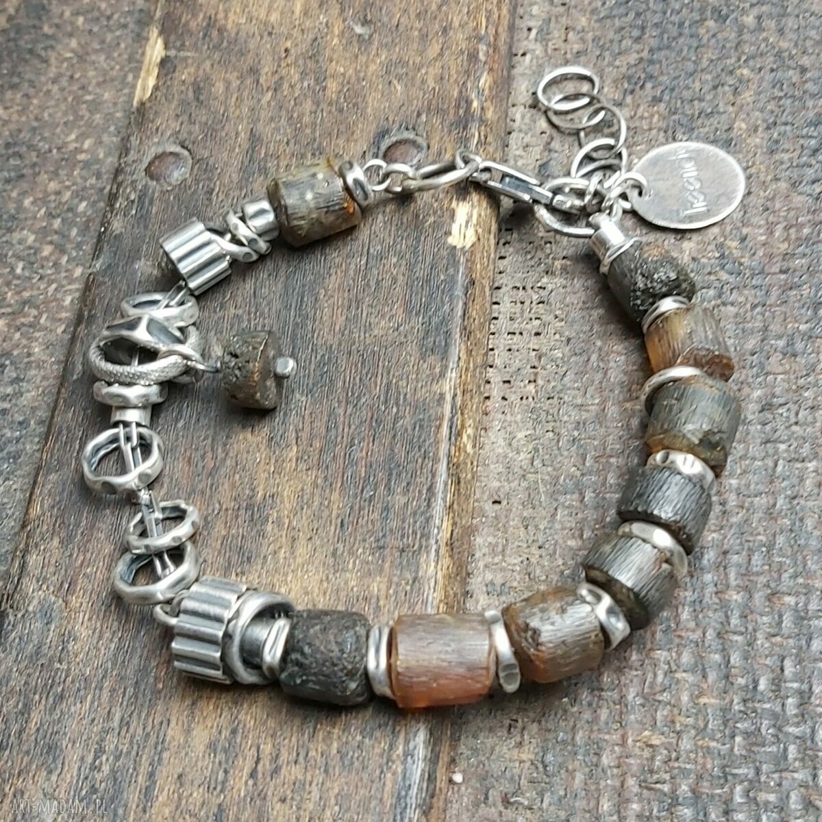 Bransoletka srebrna z ciemnym, surowym bursztynem Hand Made