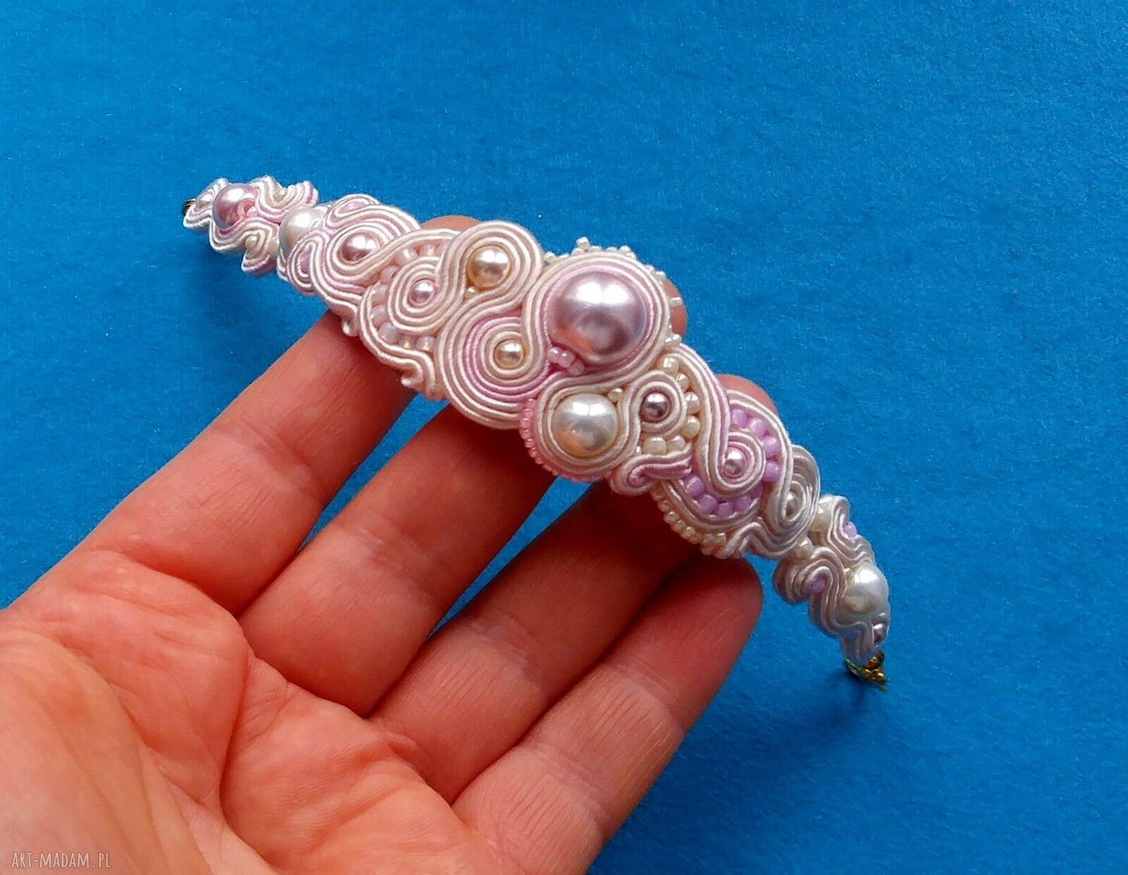 Bransoletka sutasz kremowo-różowa - rękodzieło z perłami Swarovski