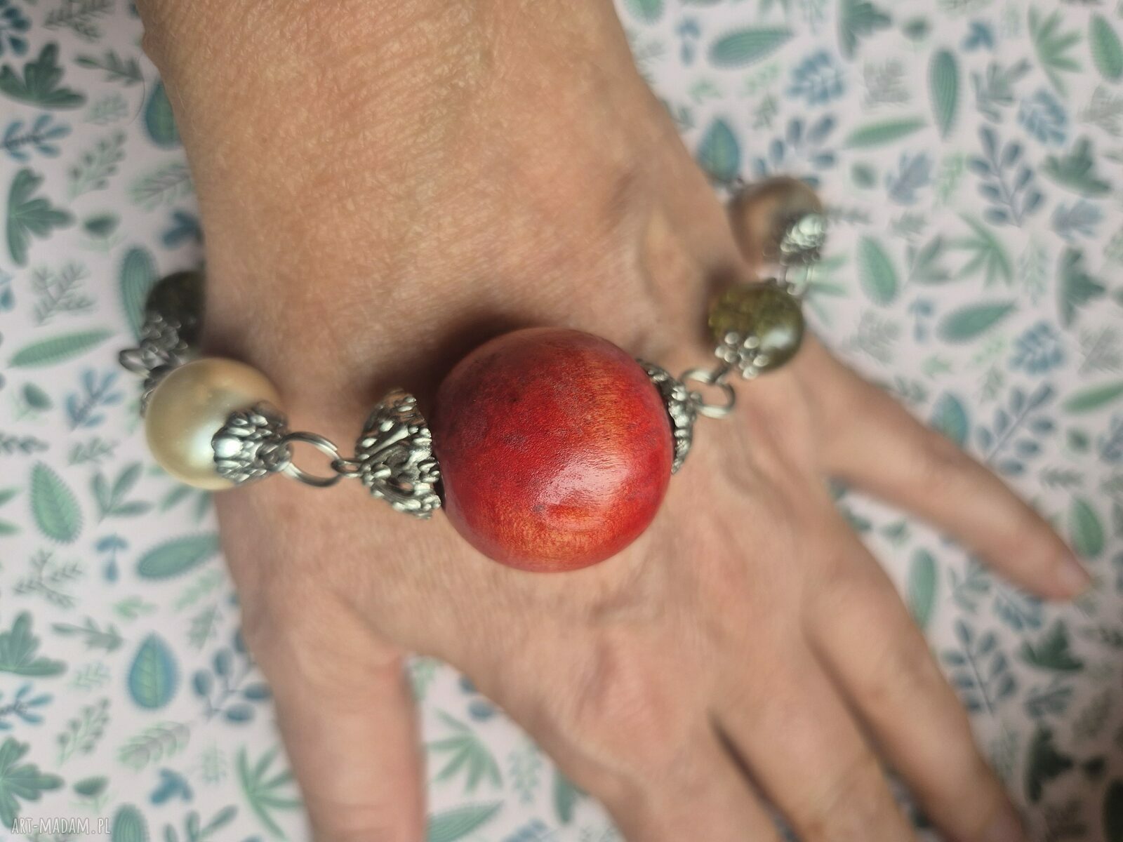 Bransoletka boho uniwersalna z frędzlami i pomponami (handmade)