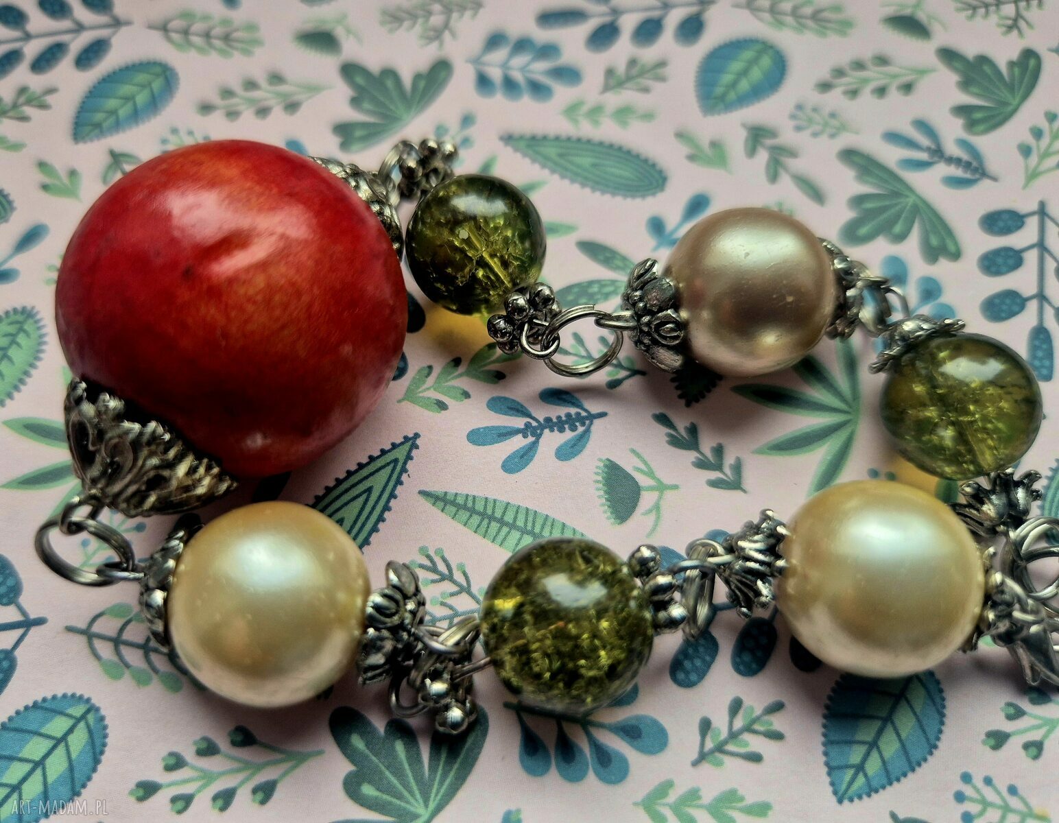 Bransoletka boho uniwersalna z frędzlami i pomponami handmade