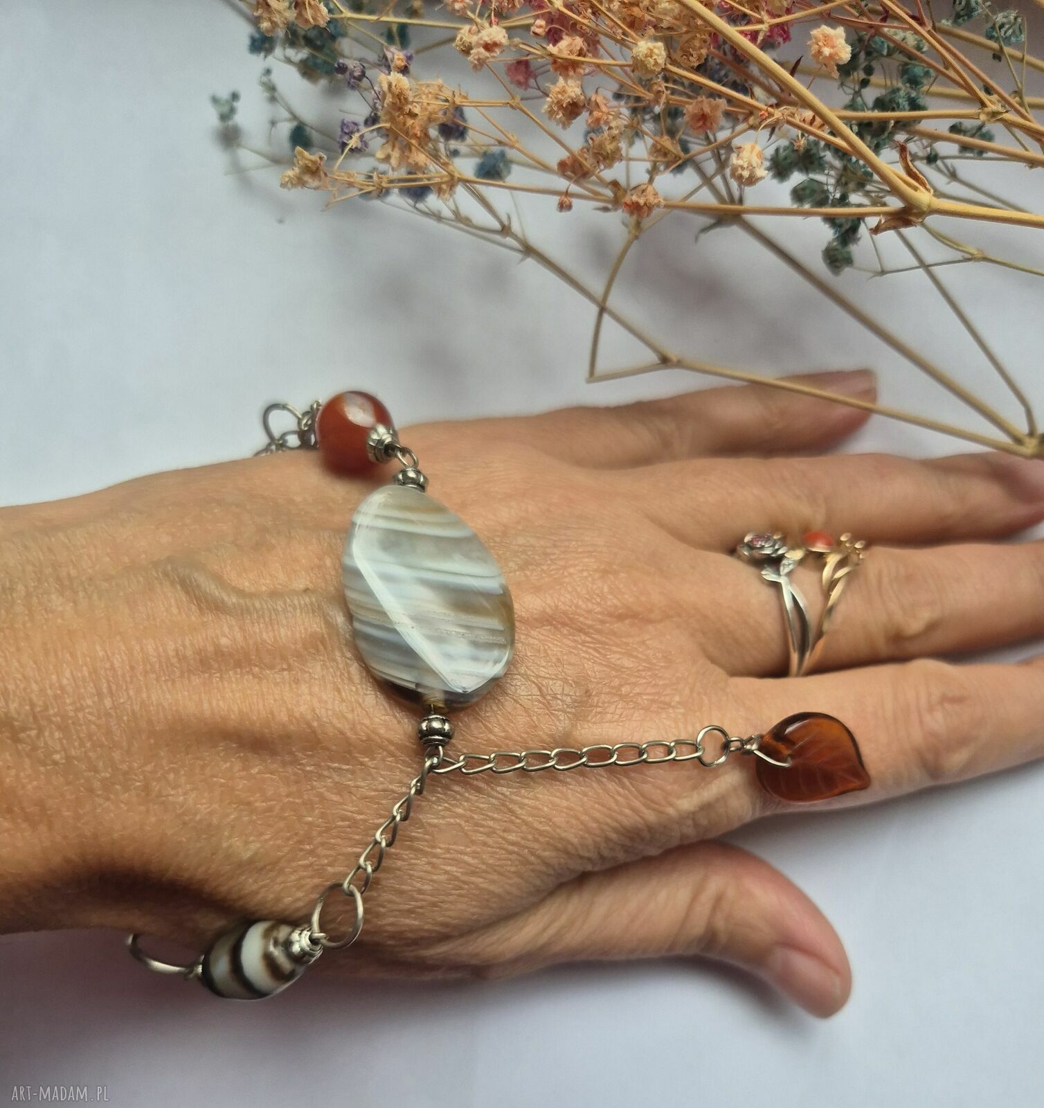 Kolorowa bransoletka handmade z ozdobnymi koralikami