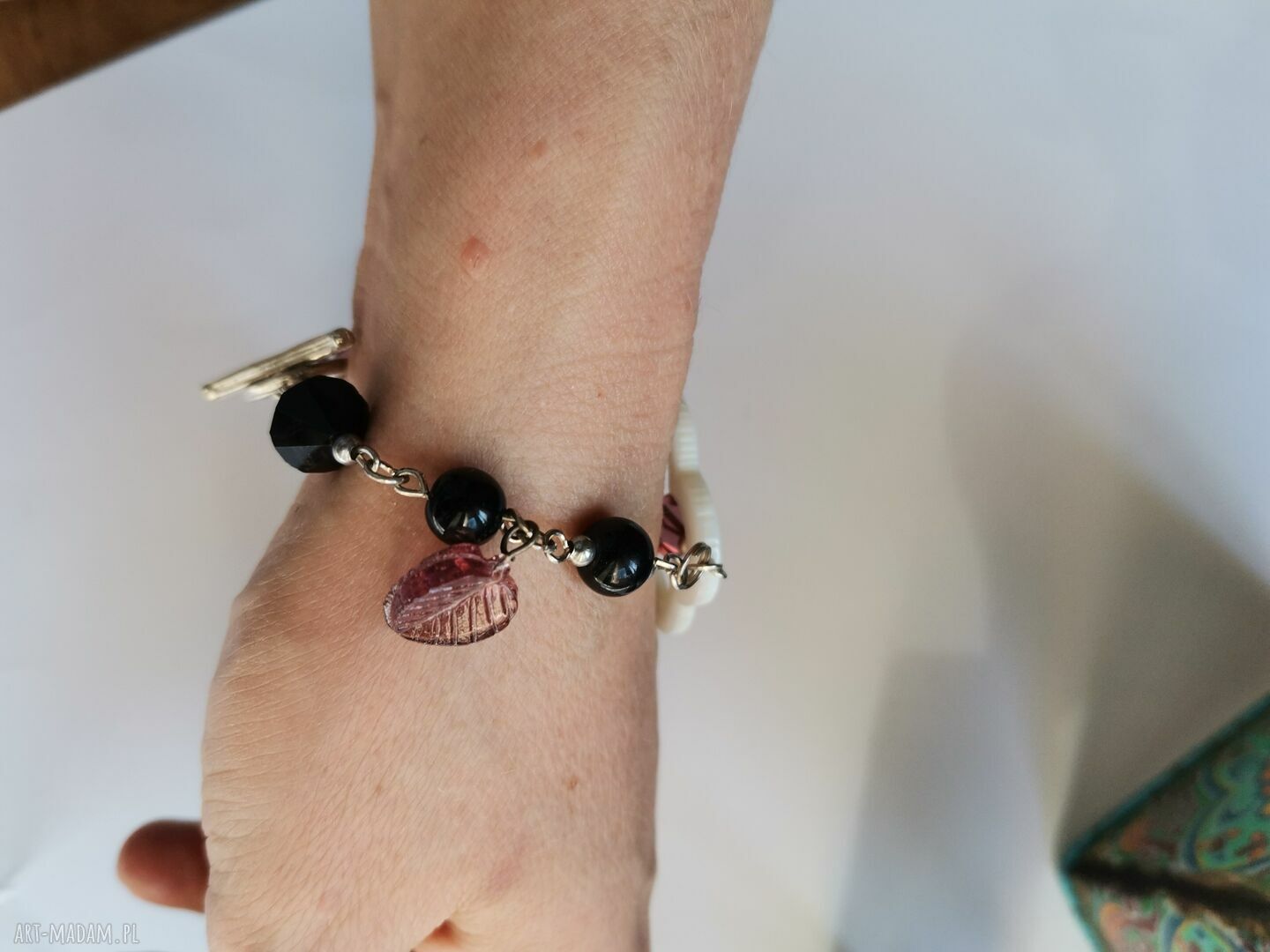 Bransoletka uniwersalna z masą perłową w stylu boho
