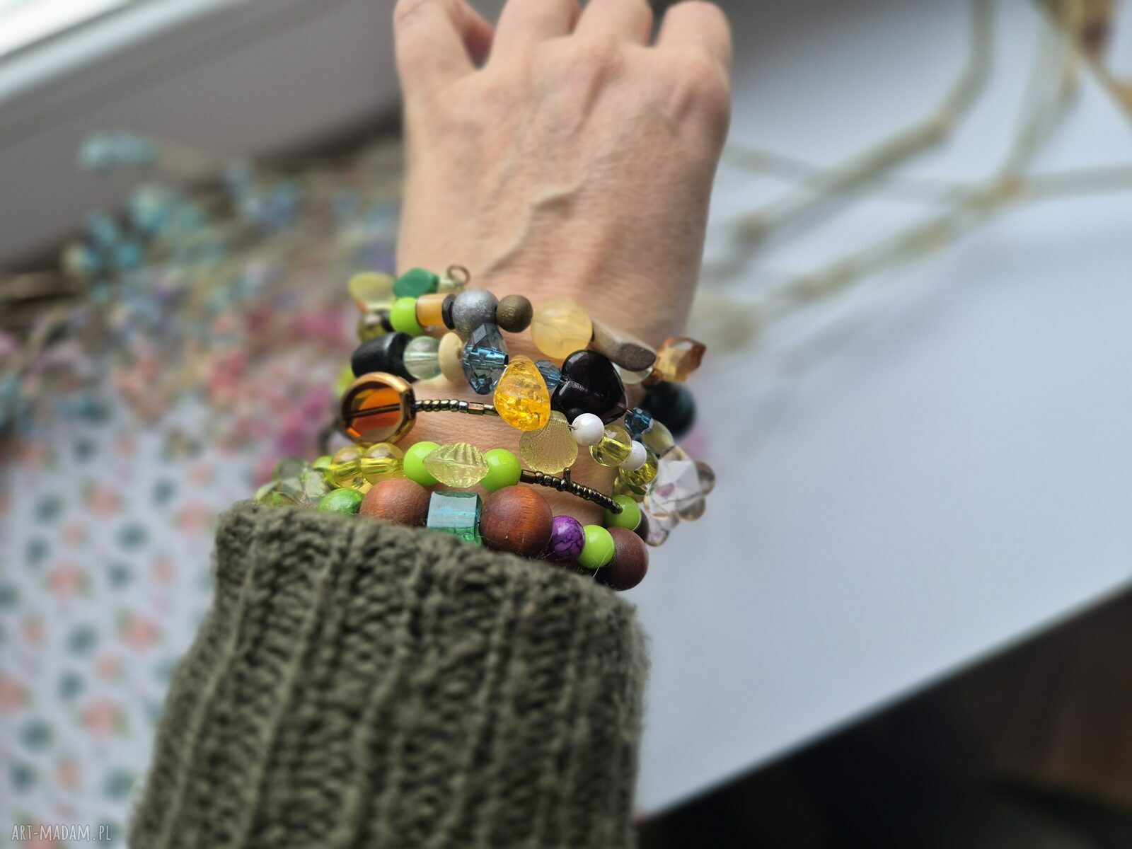 Bransoletka uniwersalna pamięciowa duża Boho - ręcznie robiona etno z frędzlami