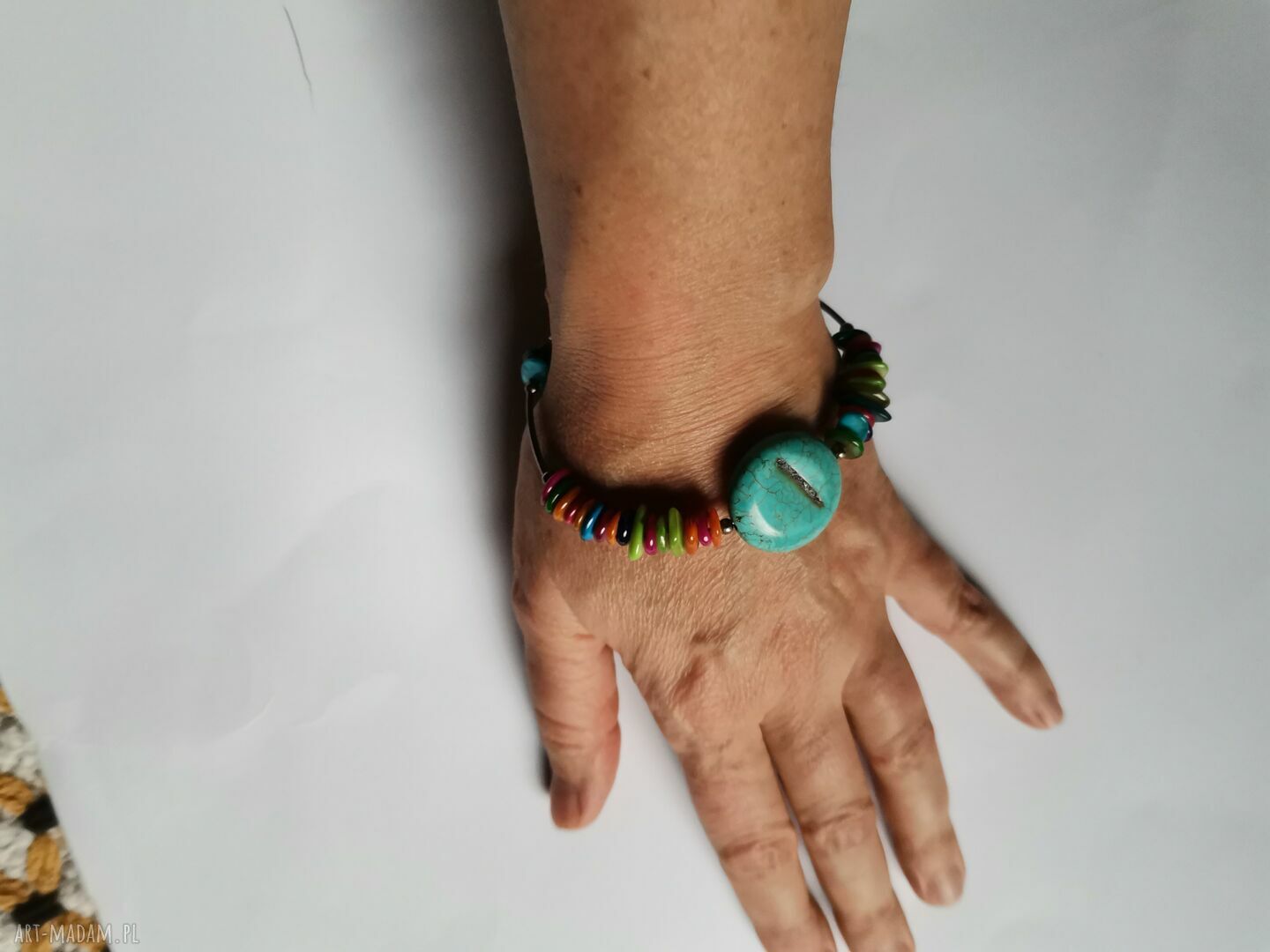 Bransoletka uniwersalna z turkusem i muszlami w stylu boho