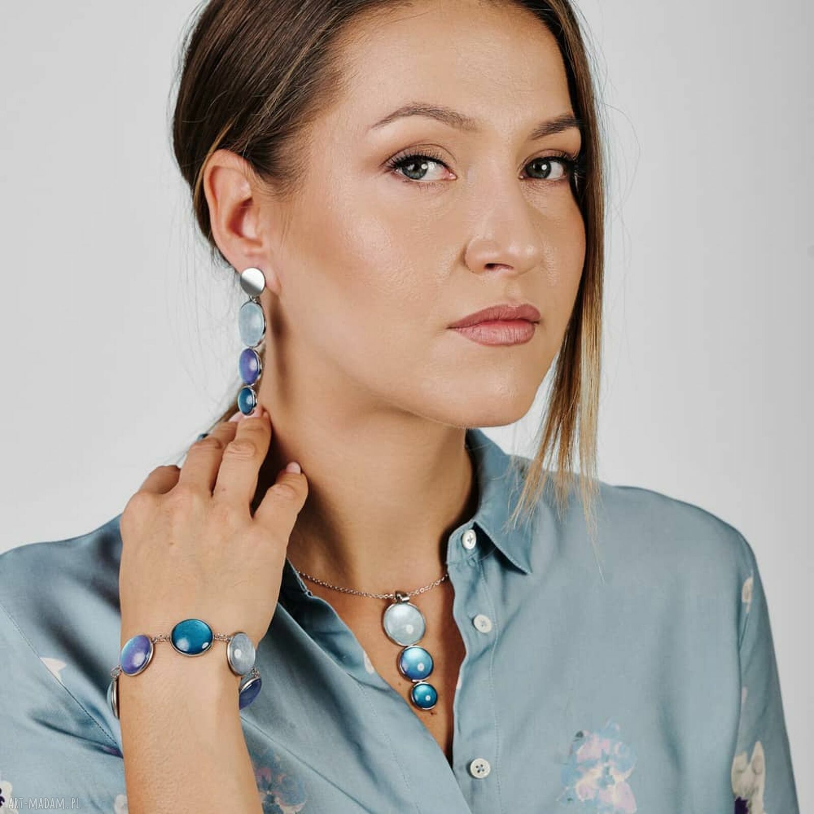 Bransoletka w perłowych kolorach zimy e32/m31 - elegancki blask