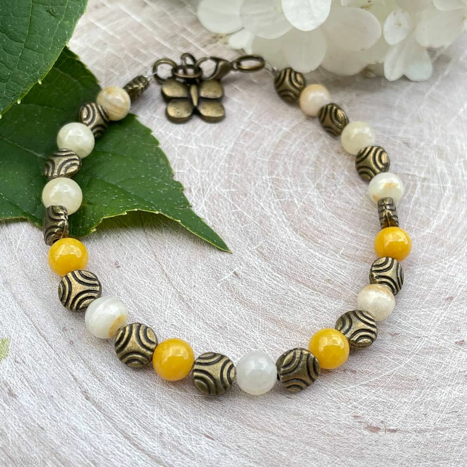 Bransoletka w stylu vintage z jadeitem i motylem