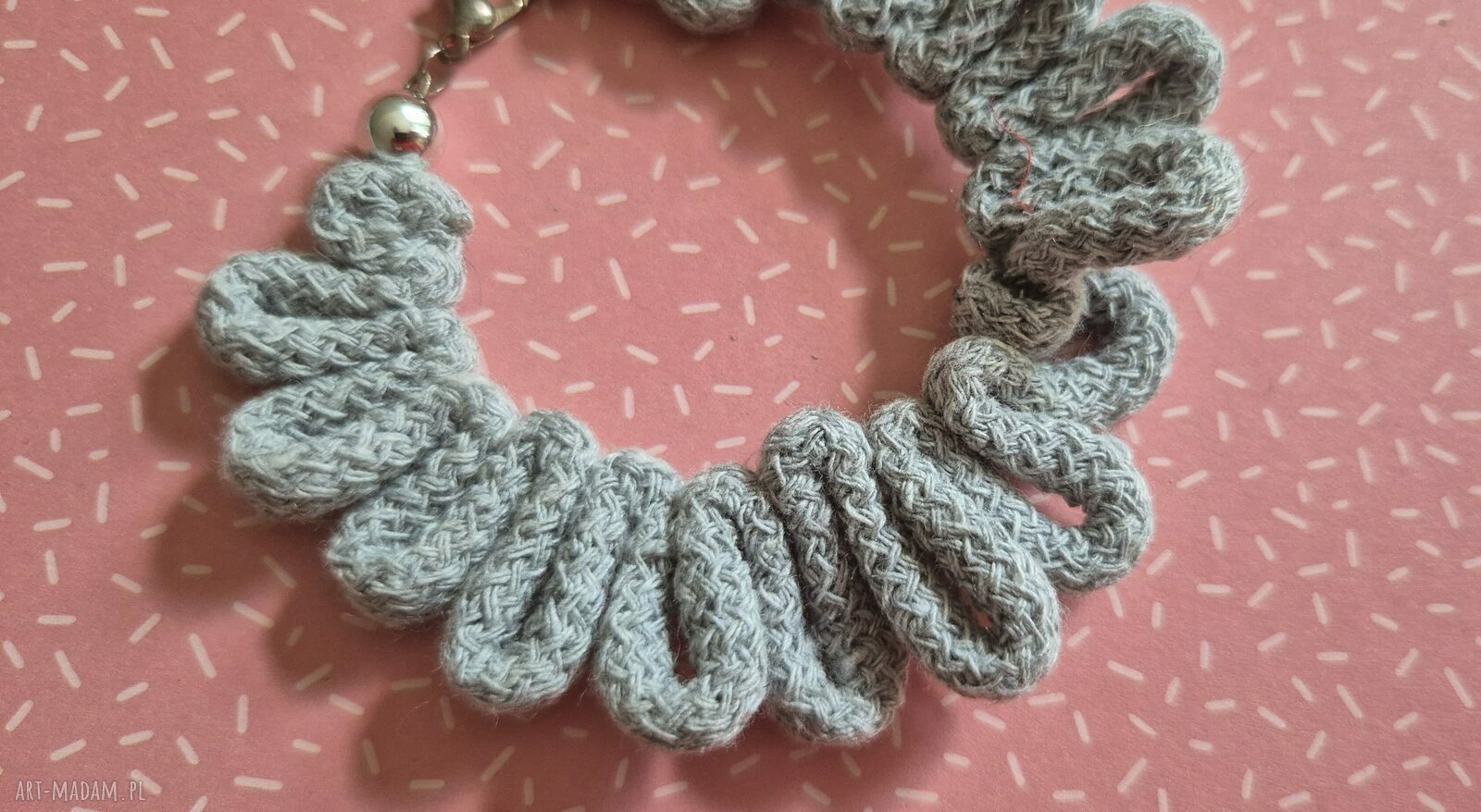 Szara bransoletka boho wykrecona - uniwersalny rozmiar Box X1