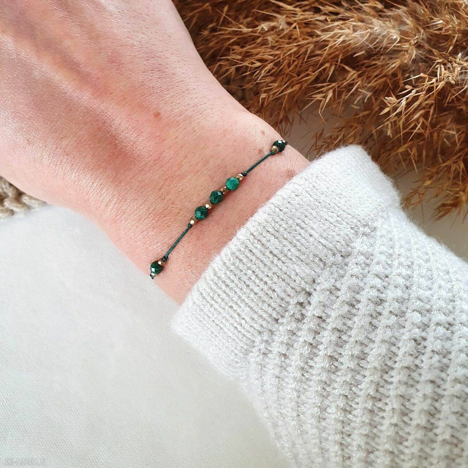 Bransoletka z malachitem i hematytem - delikatna biżuteria na nitce handmade