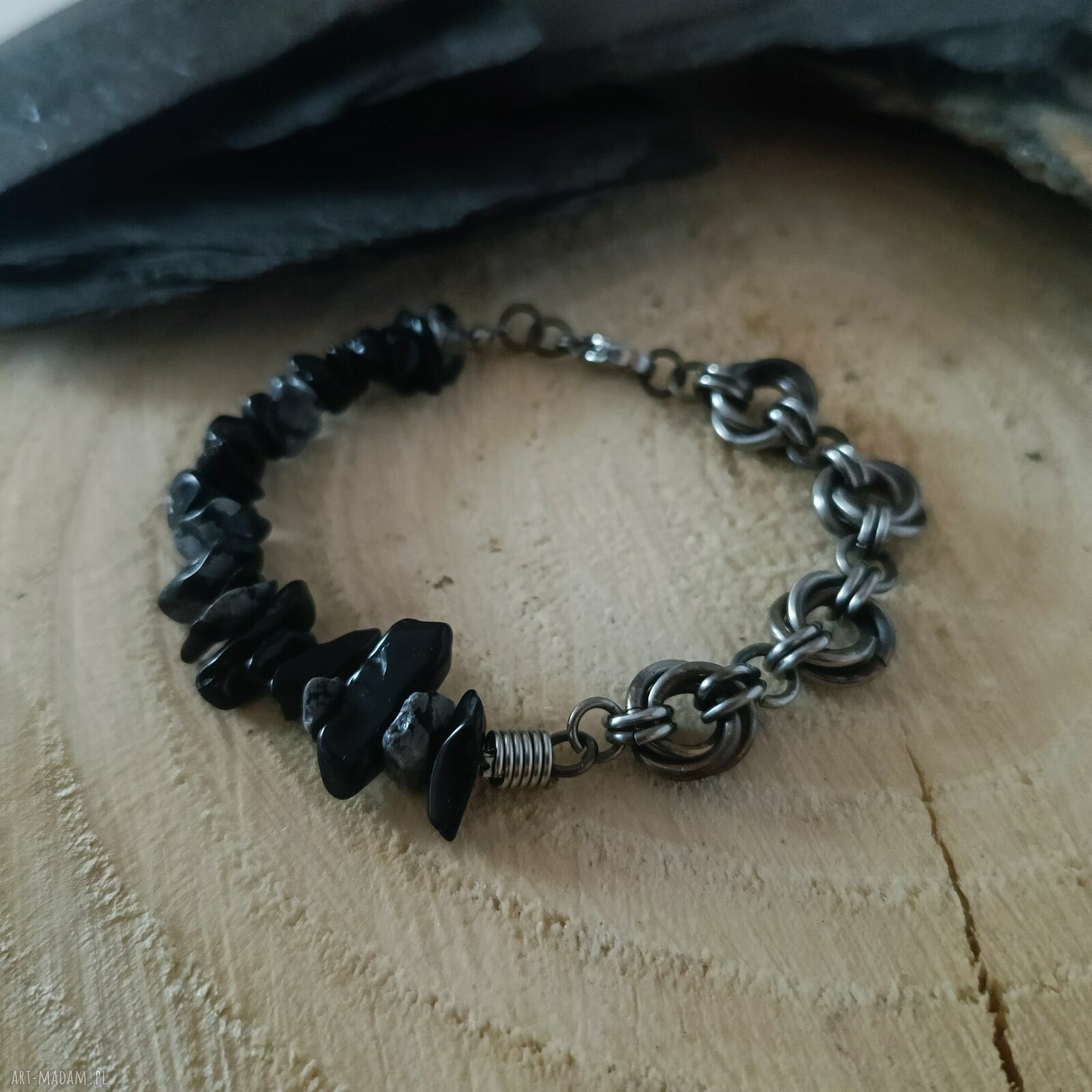 Bransoletka z naturalnego obsydianu śnieżnego i chainmaille