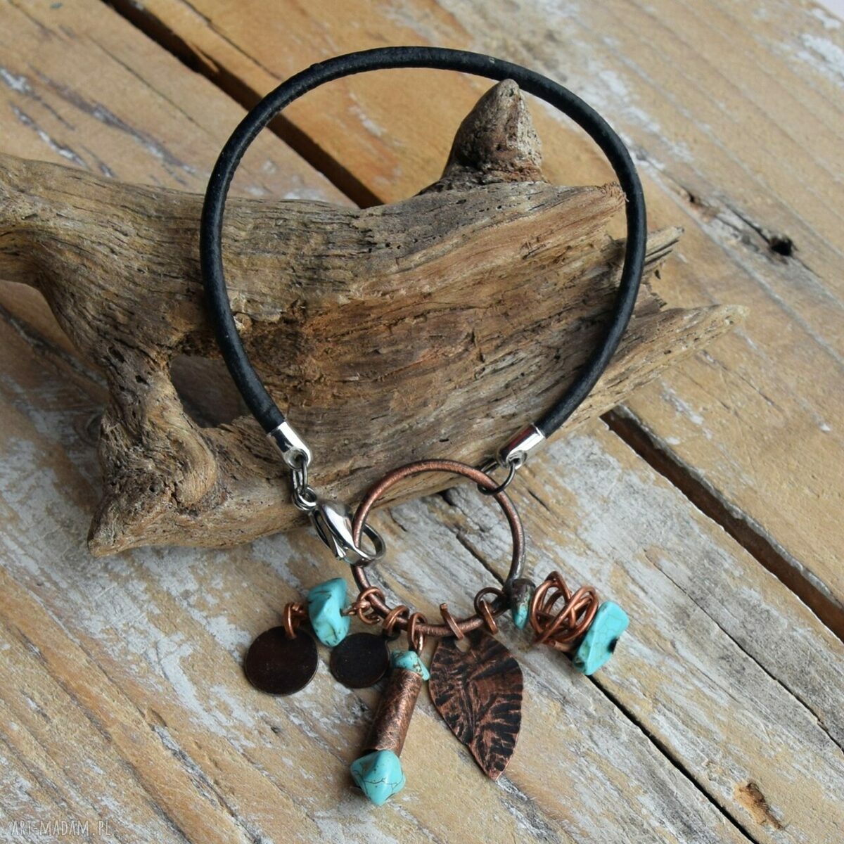 Bransoletka handmade z turkusem i oksydowaną miedzią na czarnym rzemieniu