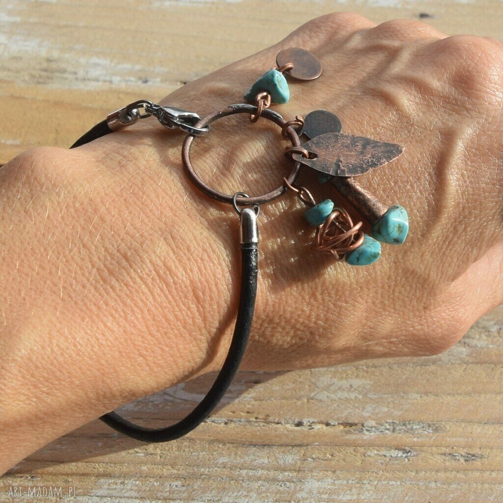 Bransoletka handmade z turkusem i oksydowaną miedzią na czarnym rzemieniu