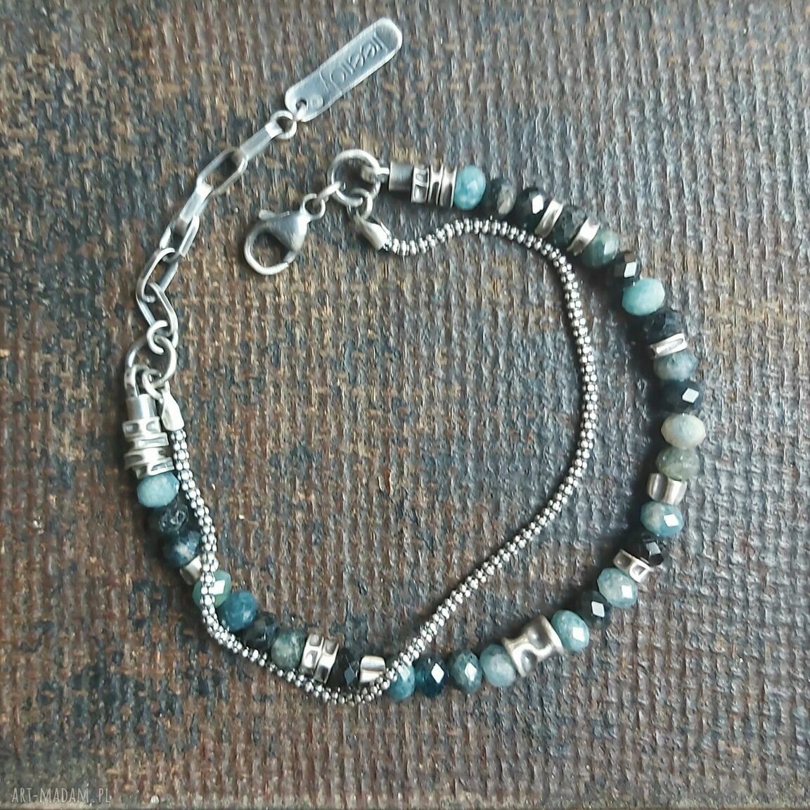 Bransoletka ze srebra z niebieskim turmalinem. Handmade