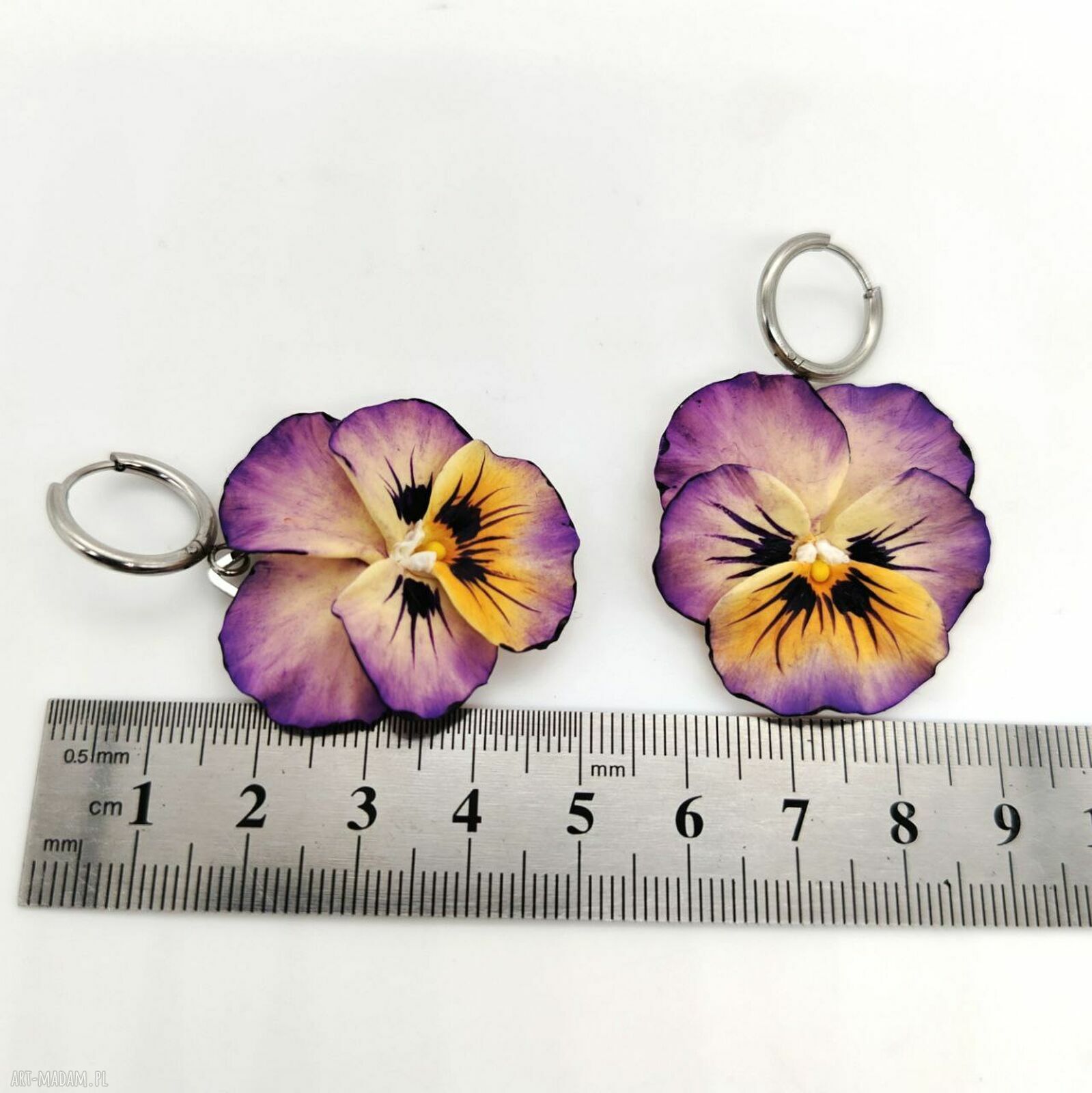 Kolczyki bratki i fiołki z gliny polimerowej - kwiatowa biżuteria handmade