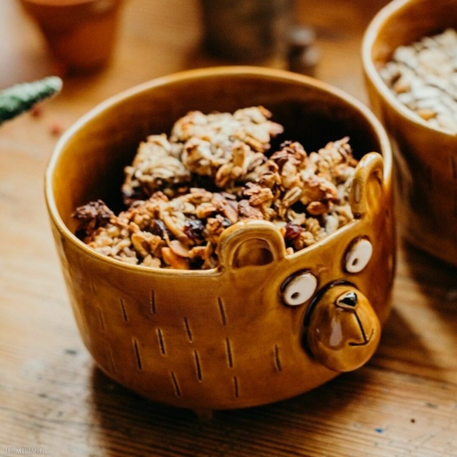 Brązowa miseczka ceramiczna z niedźwiedziem - polskie rękodzieło Lamabo Ceramics
