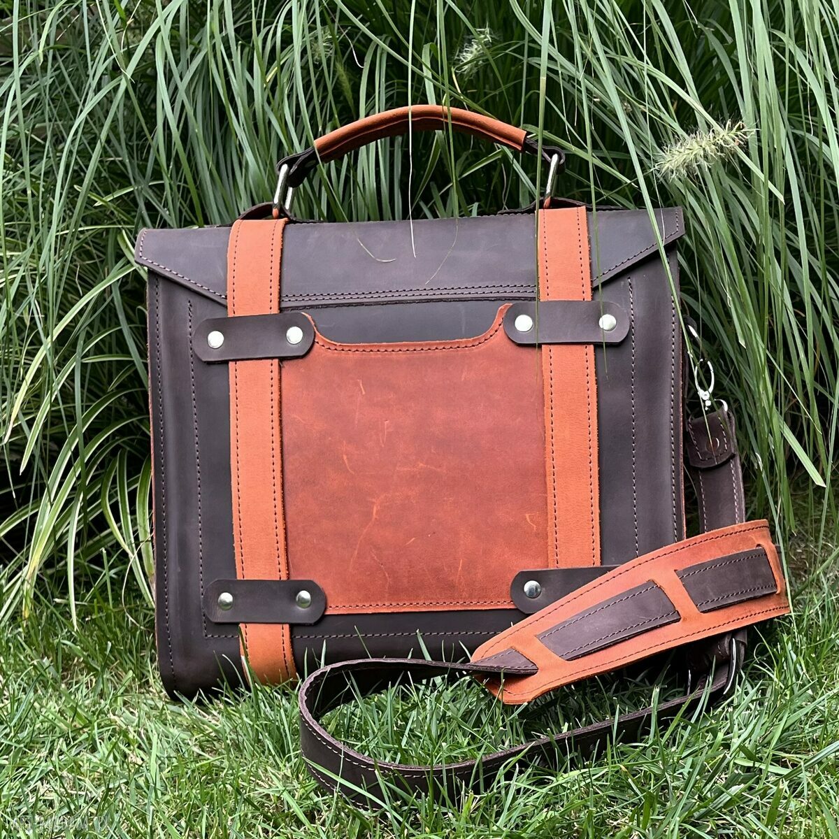 na ramię: Brązowa teczka skórzana na ramię formatu A4. hand made