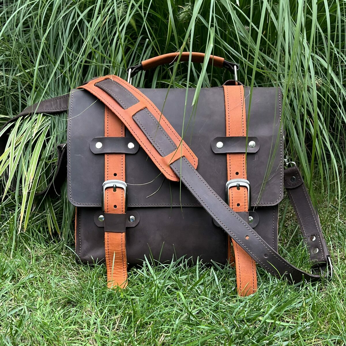 na ramię: Brązowa teczka skórzana na ramię formatu A4. hand made