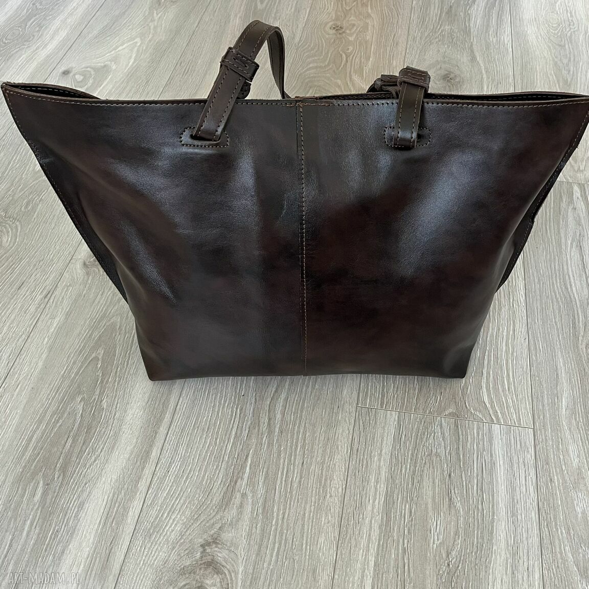 na ramię: Brązowa torba shopperka ze skóry na ramię. hand made