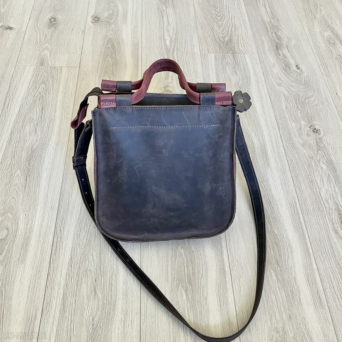 na ramię: Brązowa torebka skórzana na ramię. Ręczne wykonanie