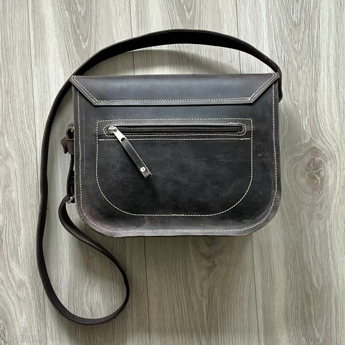 na ramię: Brązowa torebka ze skóry na ramię w stylu Vintage. ręcznie wykonane