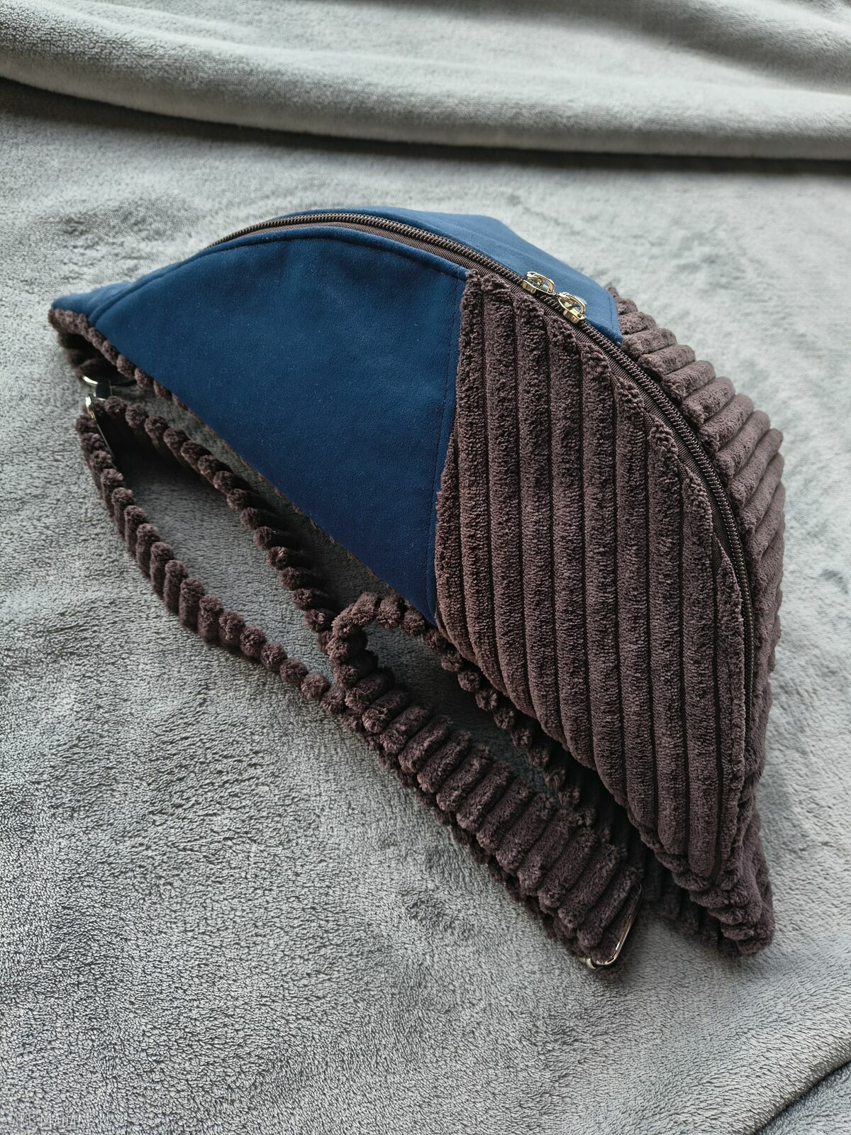 Ręcznie robiona nerka damska - praktyczna saszetka handmade