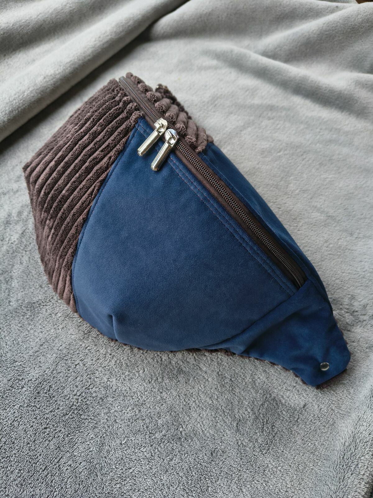 Ręcznie robiona nerka damska - praktyczna saszetka handmade