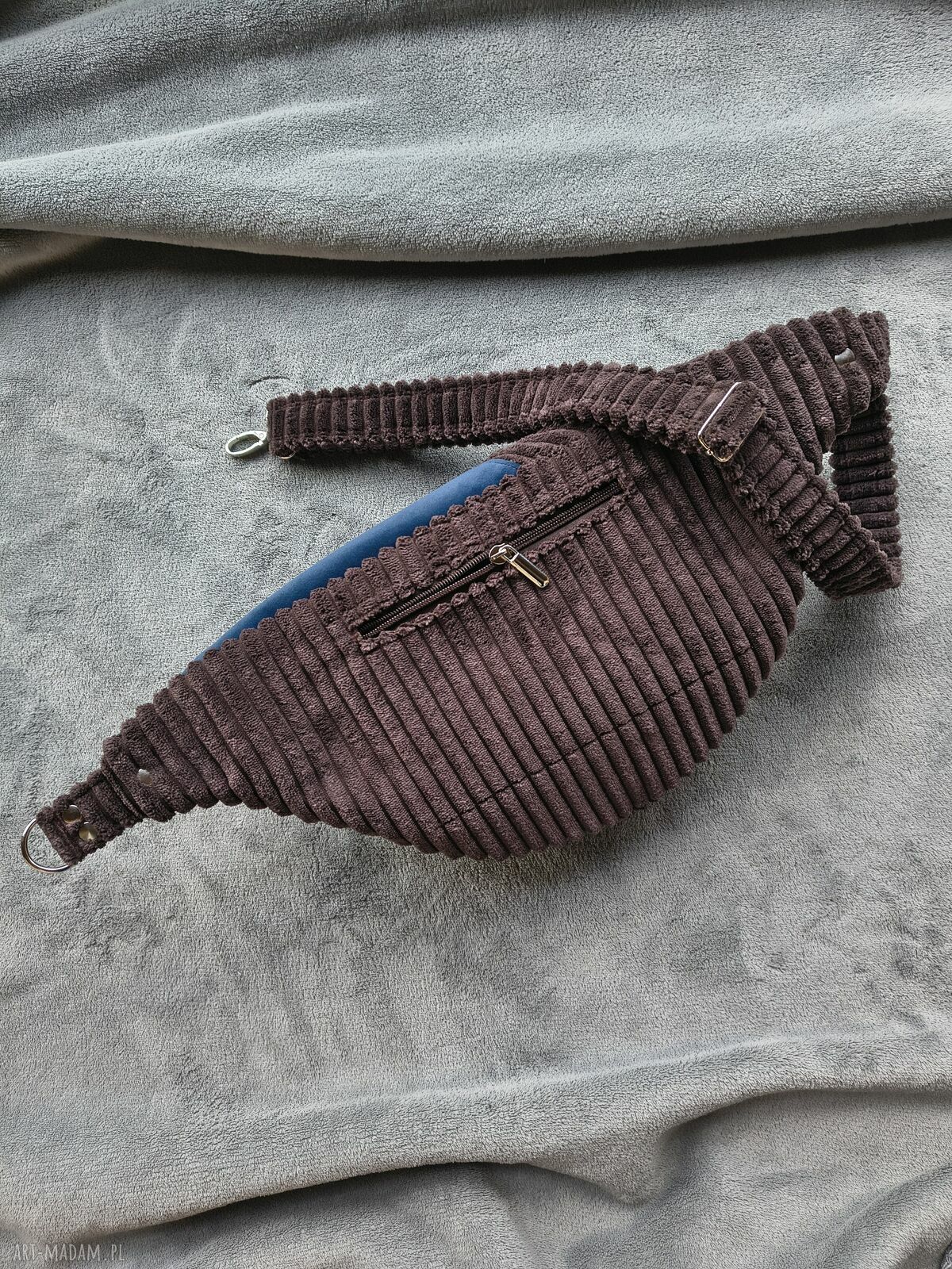 Ręcznie robiona nerka damska - praktyczna saszetka handmade