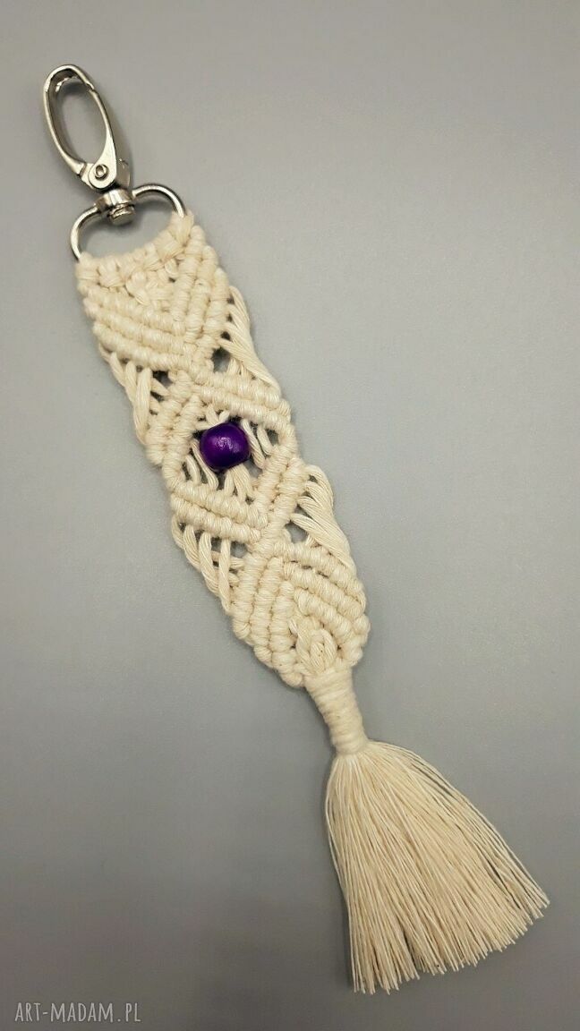 Brelok boho „Fioletowy Koralik #1” - zawieszka z makramy do kluczy, torby i plecaka